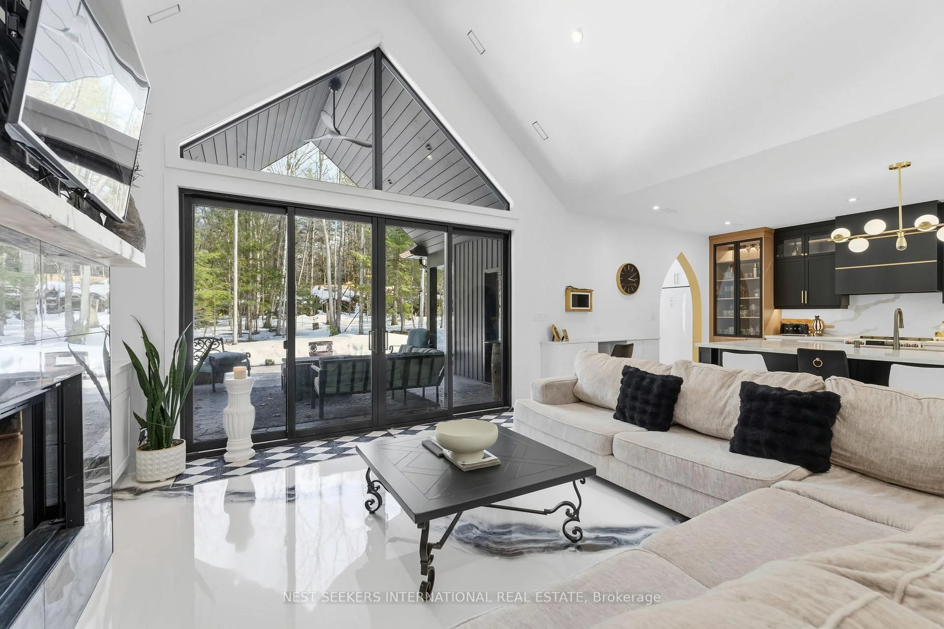 Photo 23 of 1017 Davis Drive, Gravenhurst, Morrison — HOMEH