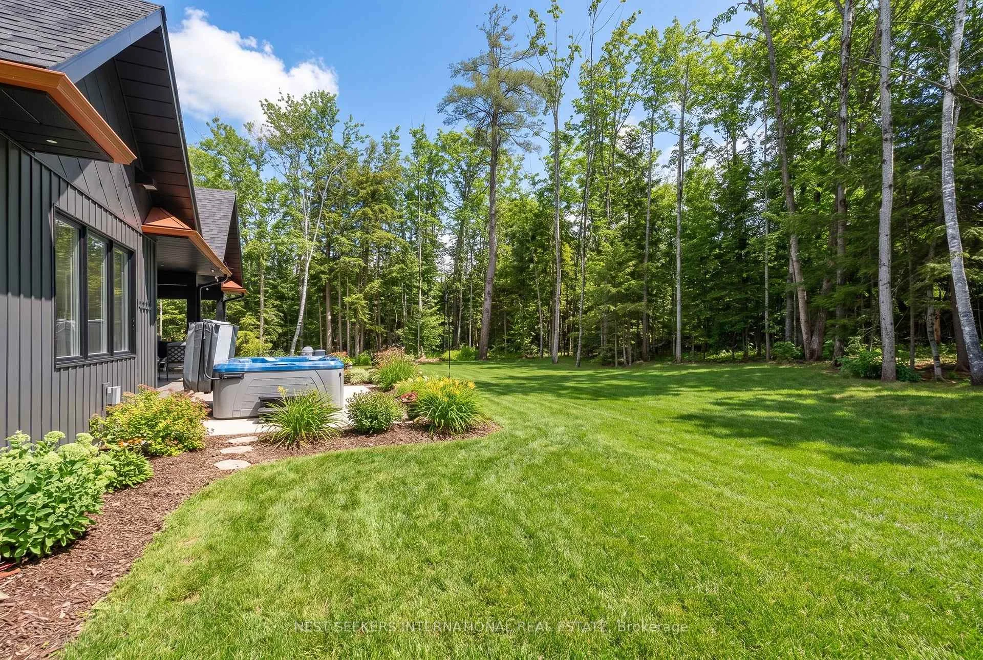 Photo 25 of 1017 Davis Drive, Gravenhurst, Morrison — HOMEH