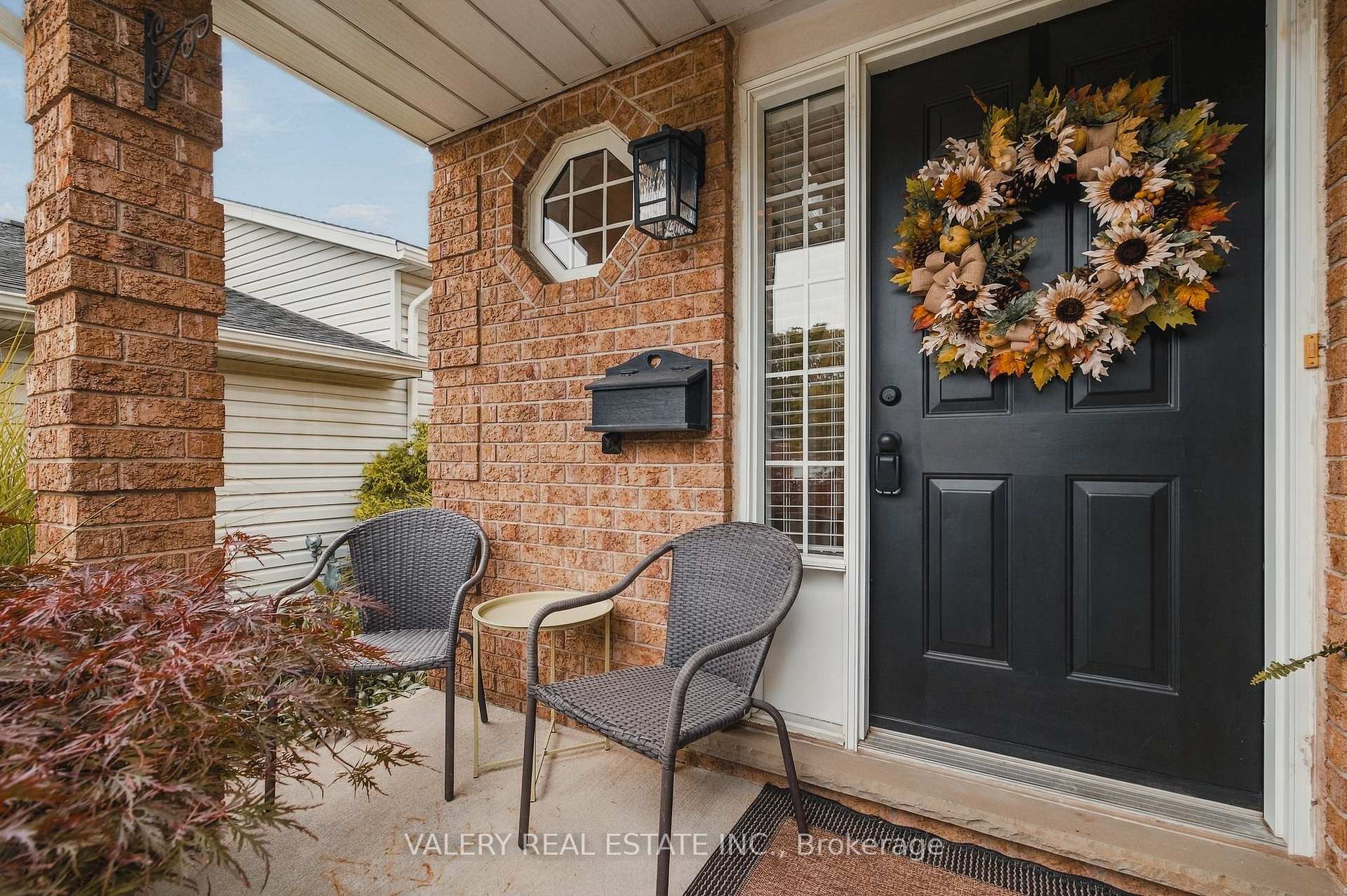 Photo 2 of 211 Eastforest Trail, Kitchener, Highland West — HOMEH