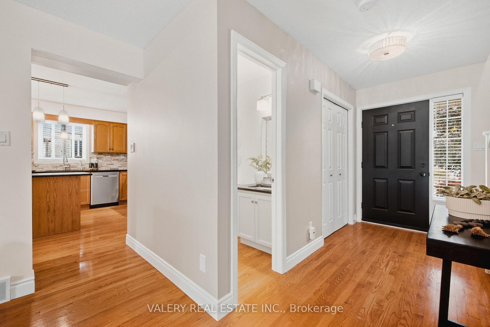 Photo 4 of 211 Eastforest Trail, Kitchener, Highland West — HOMEH