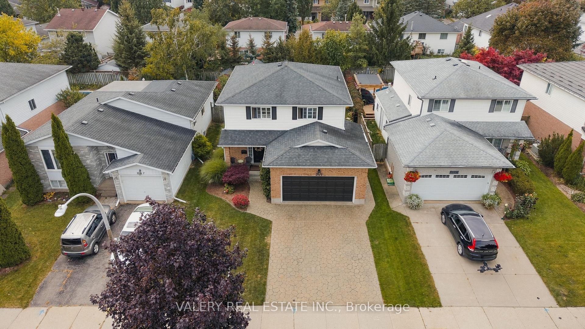 Photo 31 of 211 Eastforest Trail, Kitchener, Highland West — HOMEH