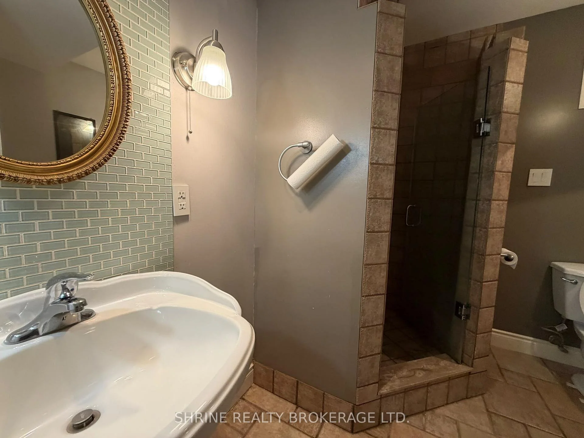 Photo 16 of 368 Seddon Road, London, South T — HOMEH