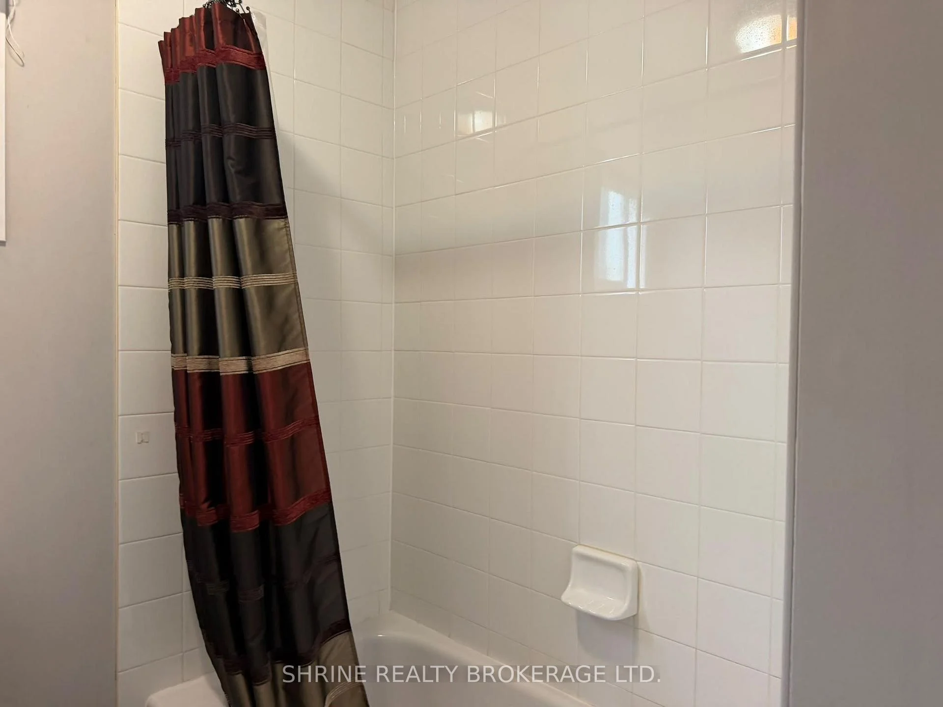 Photo 23 of 368 Seddon Road, London, South T — HOMEH