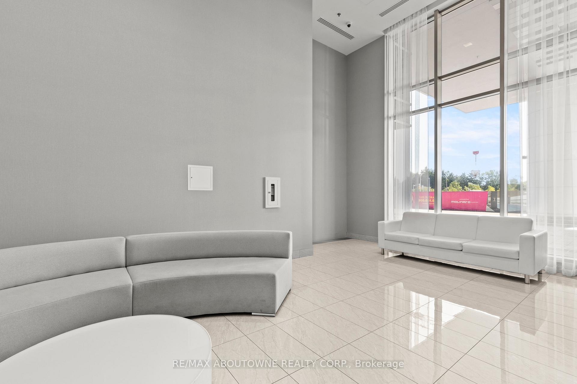 Photo 5 of Unit 608, 2087 Fairview Street, Burlington, Freeman — HOMEH