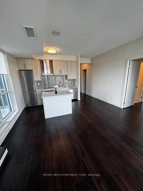 Photo 8 of Unit 608, 2087 Fairview Street, Burlington, Freeman — HOMEH