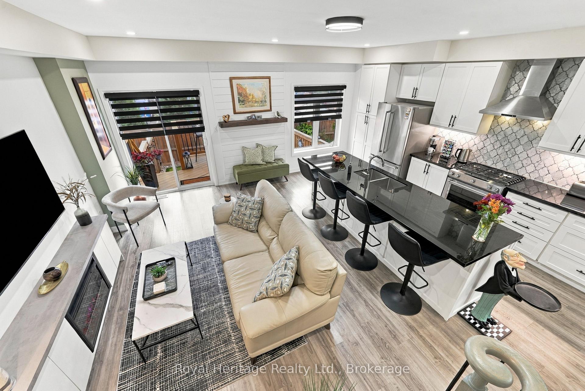Photo 9 of 66 Longshore Way, Whitby, Port Whitby — HOMEH
