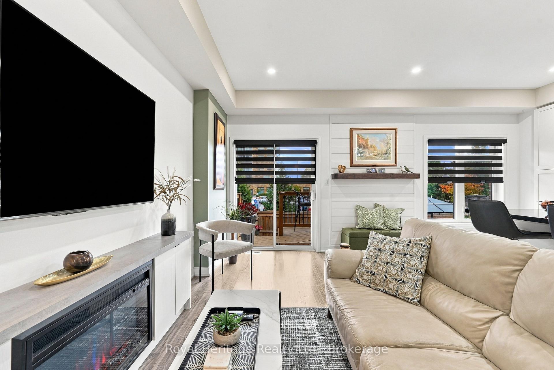 Photo 10 of 66 Longshore Way, Whitby, Port Whitby — HOMEH