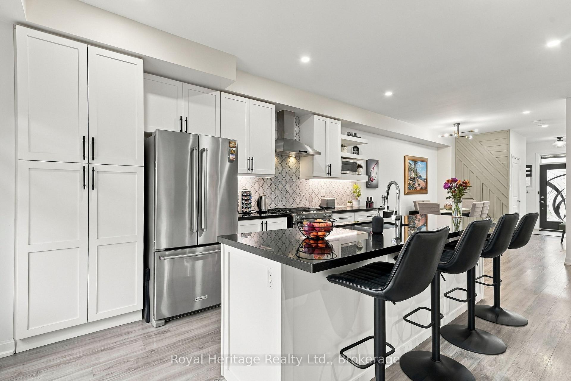 Photo 14 of 66 Longshore Way, Whitby, Port Whitby — HOMEH