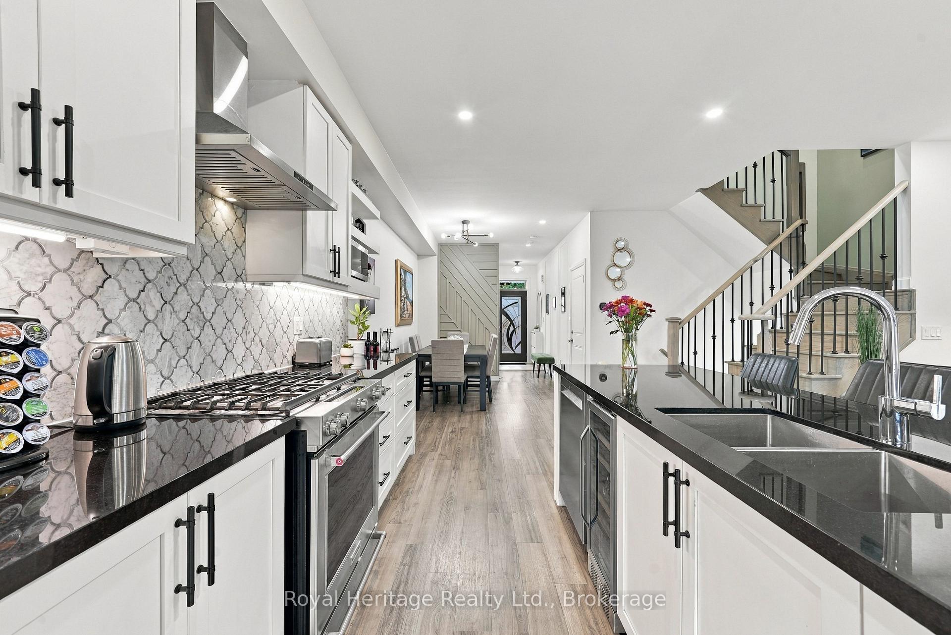 Photo 15 of 66 Longshore Way, Whitby, Port Whitby — HOMEH