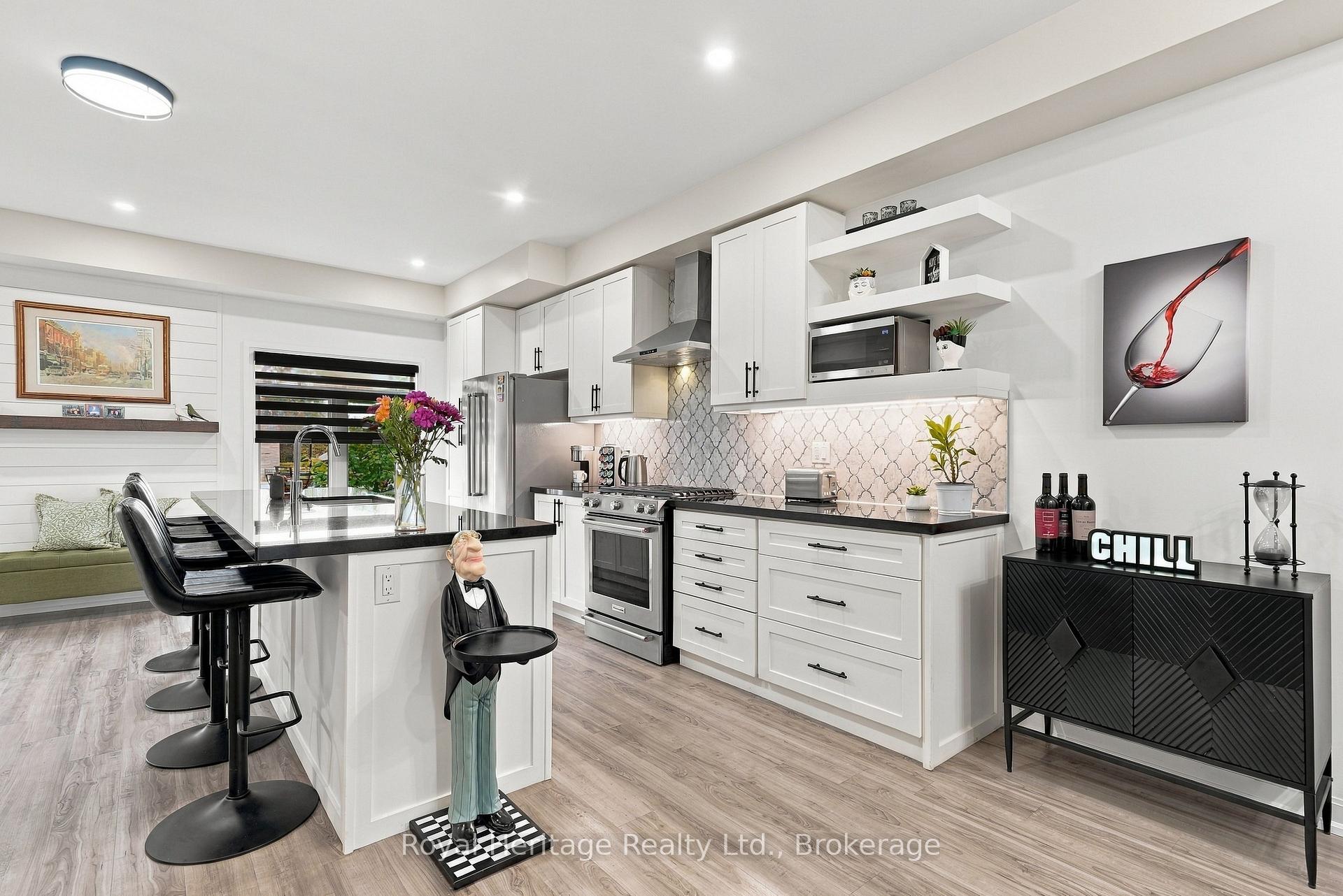 Photo 17 of 66 Longshore Way, Whitby, Port Whitby — HOMEH