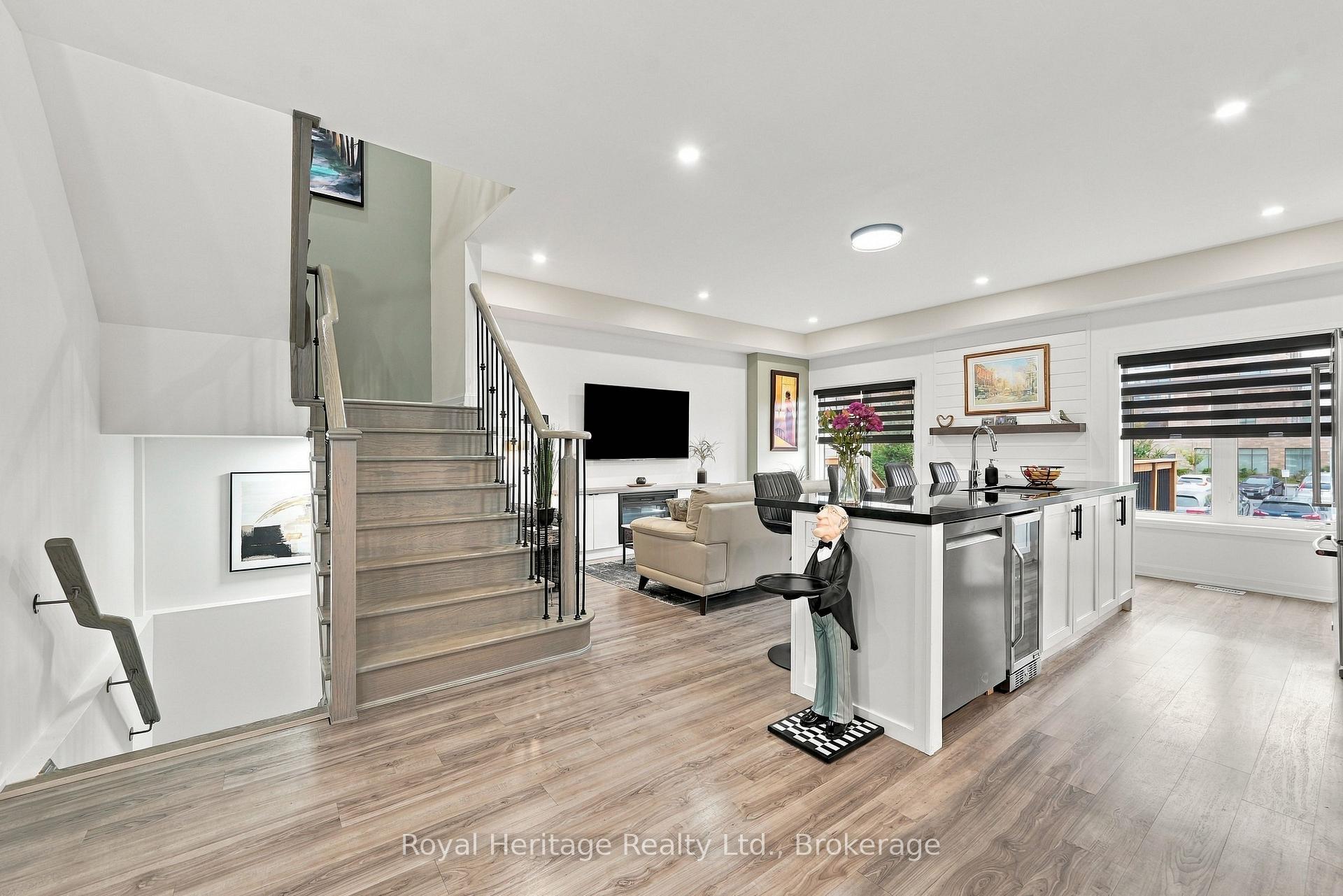 Photo 18 of 66 Longshore Way, Whitby, Port Whitby — HOMEH