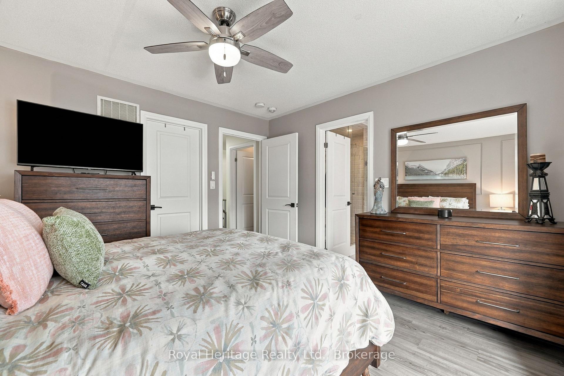 Photo 26 of 66 Longshore Way, Whitby, Port Whitby — HOMEH