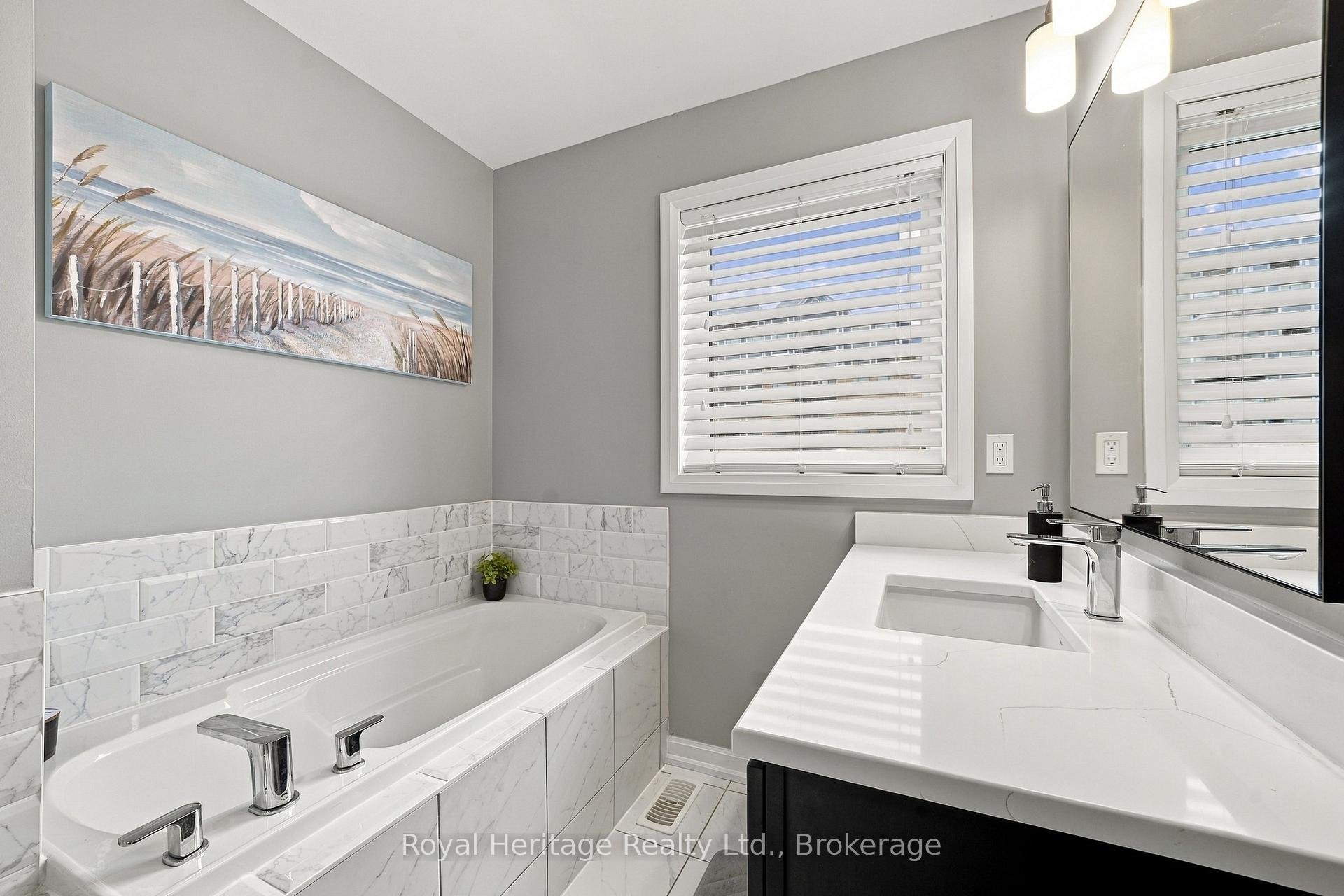 Photo 31 of 66 Longshore Way, Whitby, Port Whitby — HOMEH