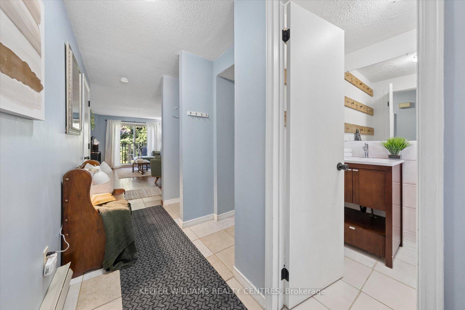 Photo 4 of Unit 19, 6 Meadow Lane, Barrie, Ardagh — HOMEH