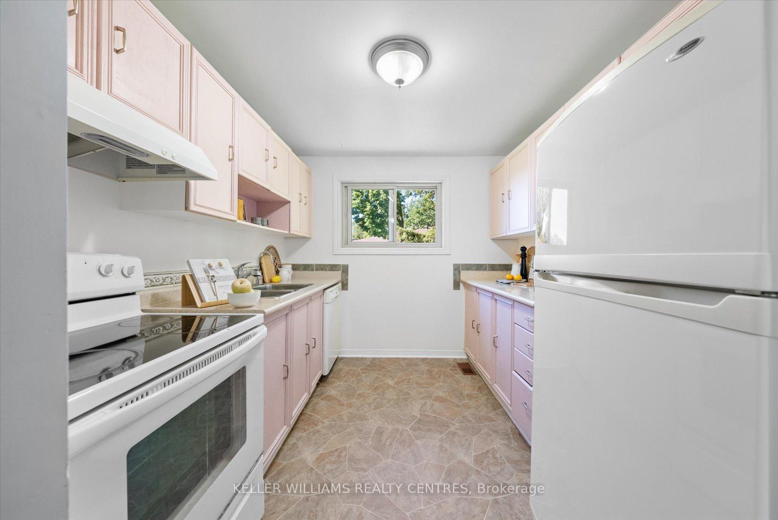 Photo 18 of Unit 19, 6 Meadow Lane, Barrie, Ardagh — HOMEH
