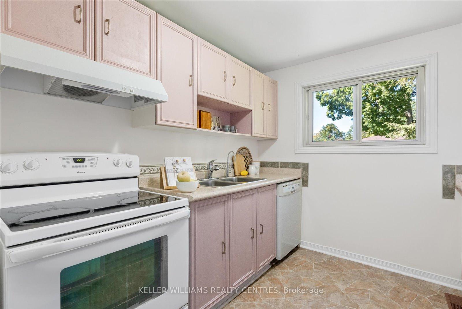 Photo 19 of Unit 19, 6 Meadow Lane, Barrie, Ardagh — HOMEH