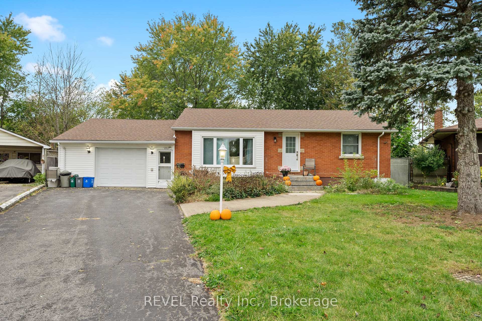Photo of Unit Upper Unit, 8327 Parkway Drive