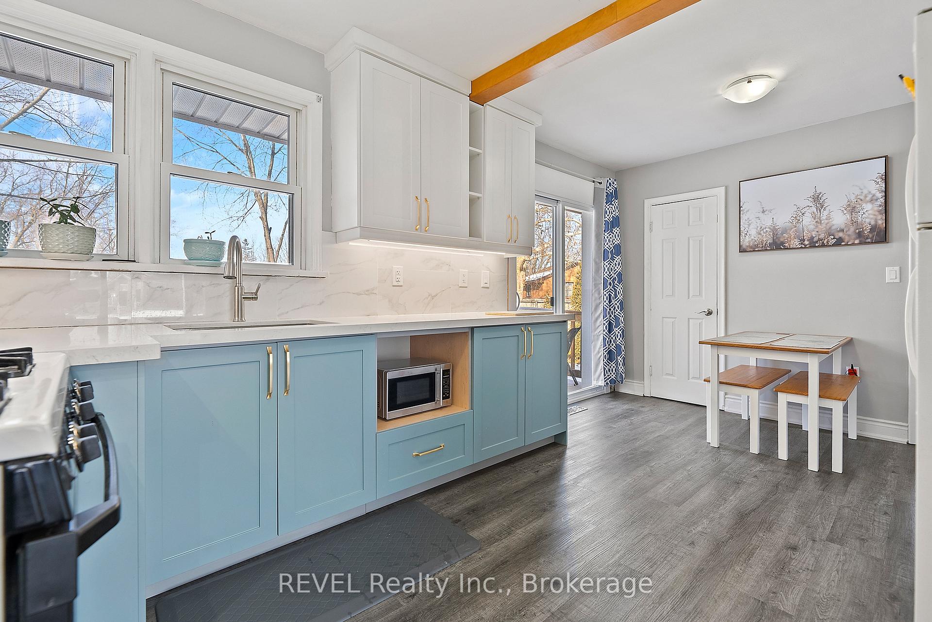 Photo 8 of Unit Upper Unit, 8327 Parkway Drive, Niagara Falls, Chippawa — HOMEH