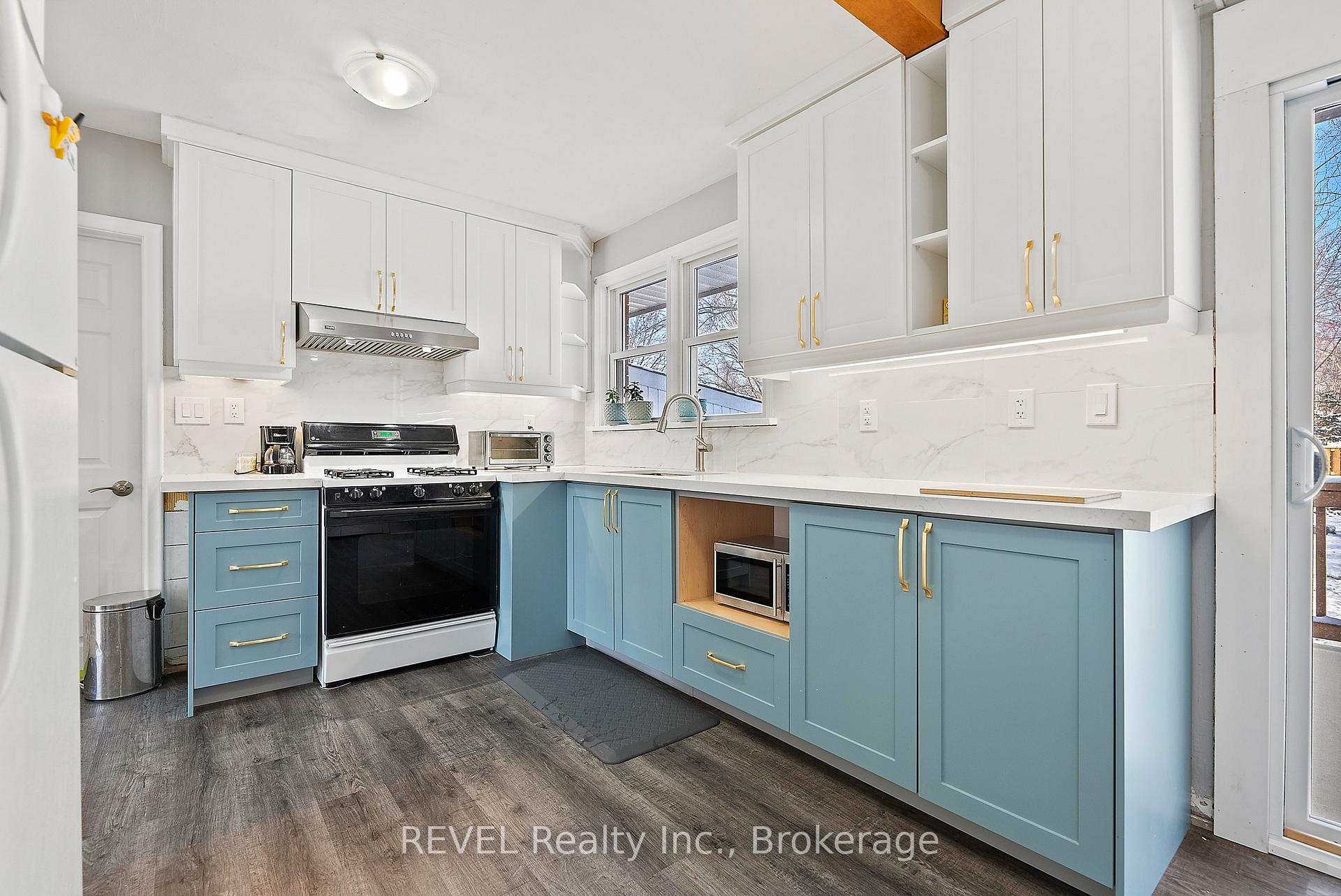 Photo 11 of Unit Upper Unit, 8327 Parkway Drive, Niagara Falls, Chippawa — HOMEH