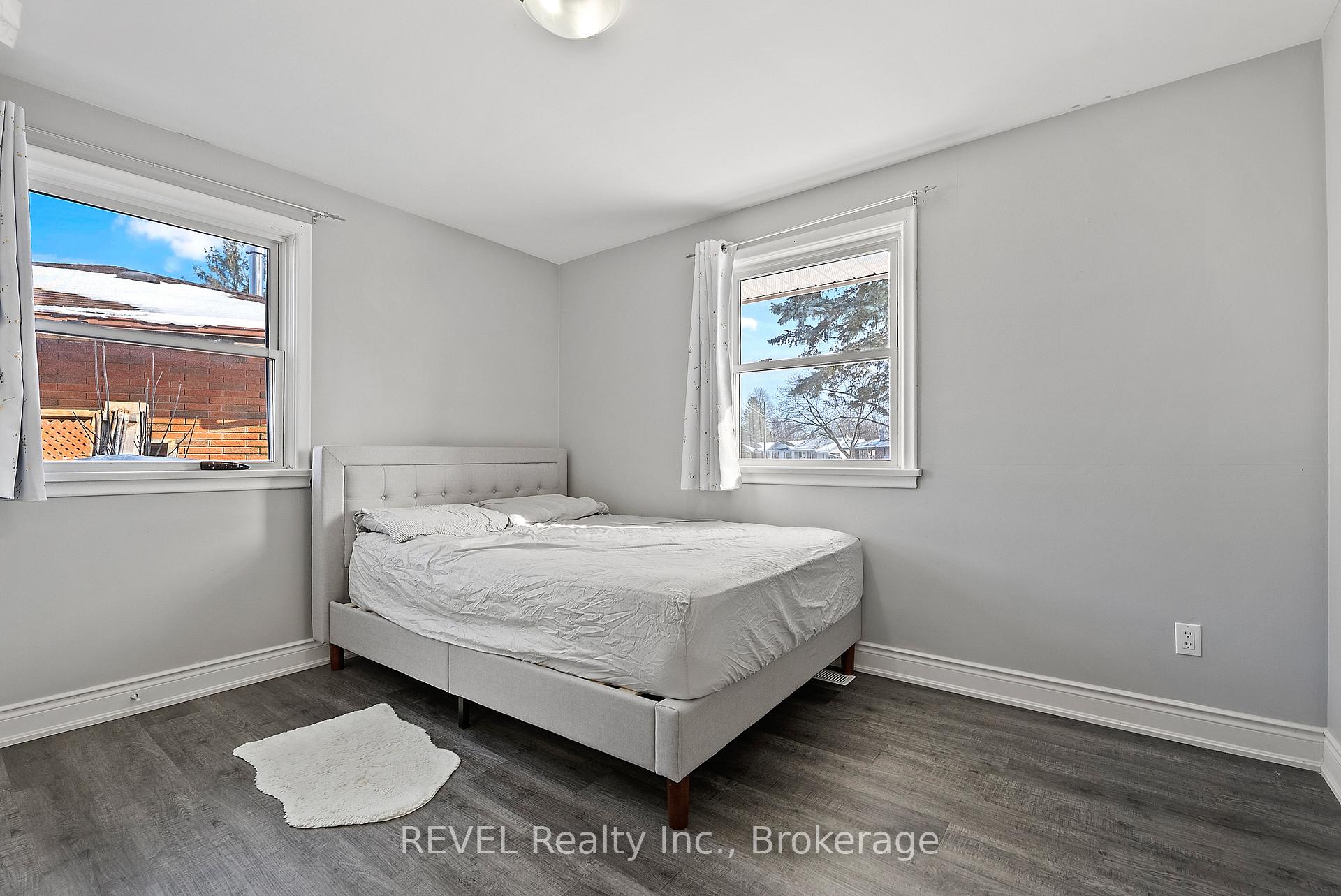 Photo 13 of Unit Upper Unit, 8327 Parkway Drive, Niagara Falls, Chippawa — HOMEH