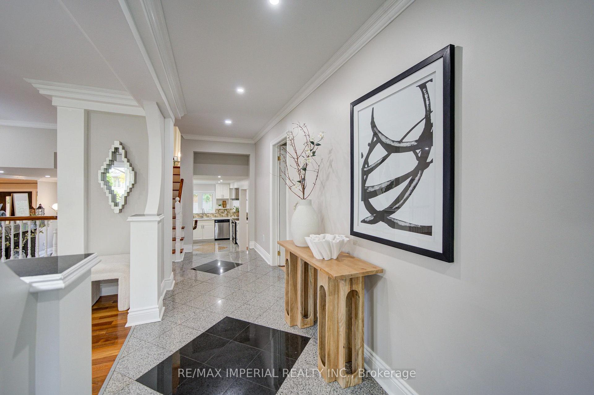 Photo 3 of 19 Penwick Crescent, Richmond Hill, North Richvale — HOMEH
