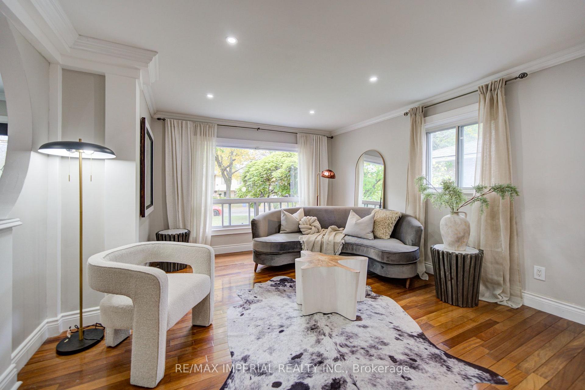 Photo 4 of 19 Penwick Crescent, Richmond Hill, North Richvale — HOMEH