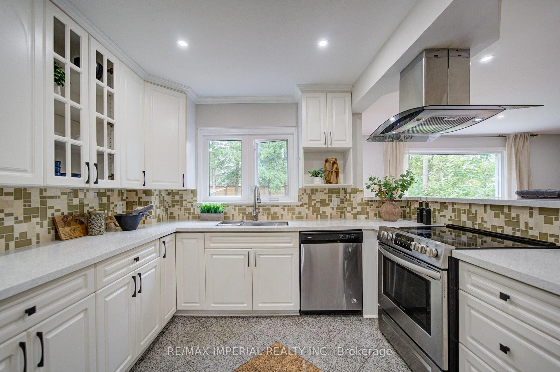 Photo 11 of 19 Penwick Crescent, Richmond Hill, North Richvale — HOMEH