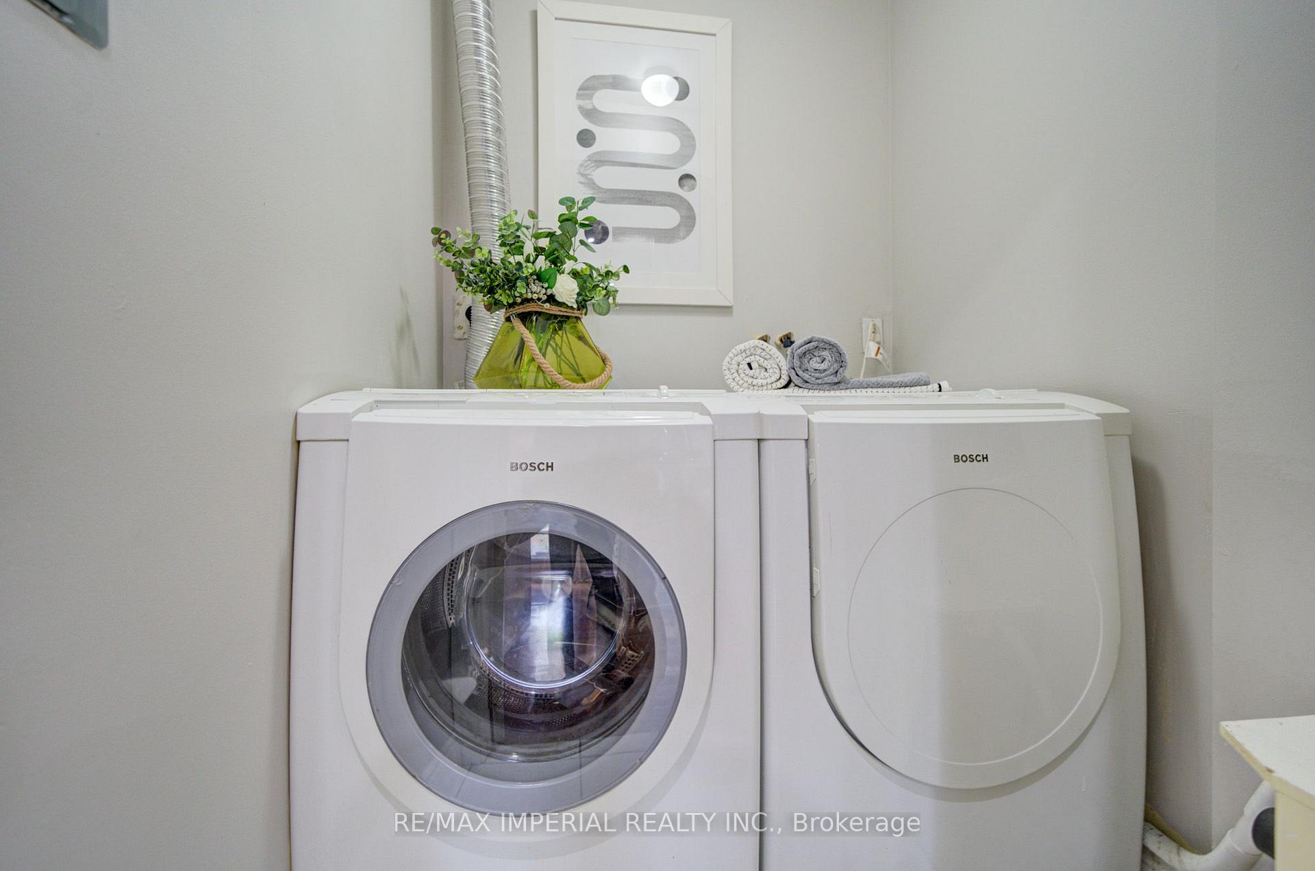 Photo 15 of 19 Penwick Crescent, Richmond Hill, North Richvale — HOMEH