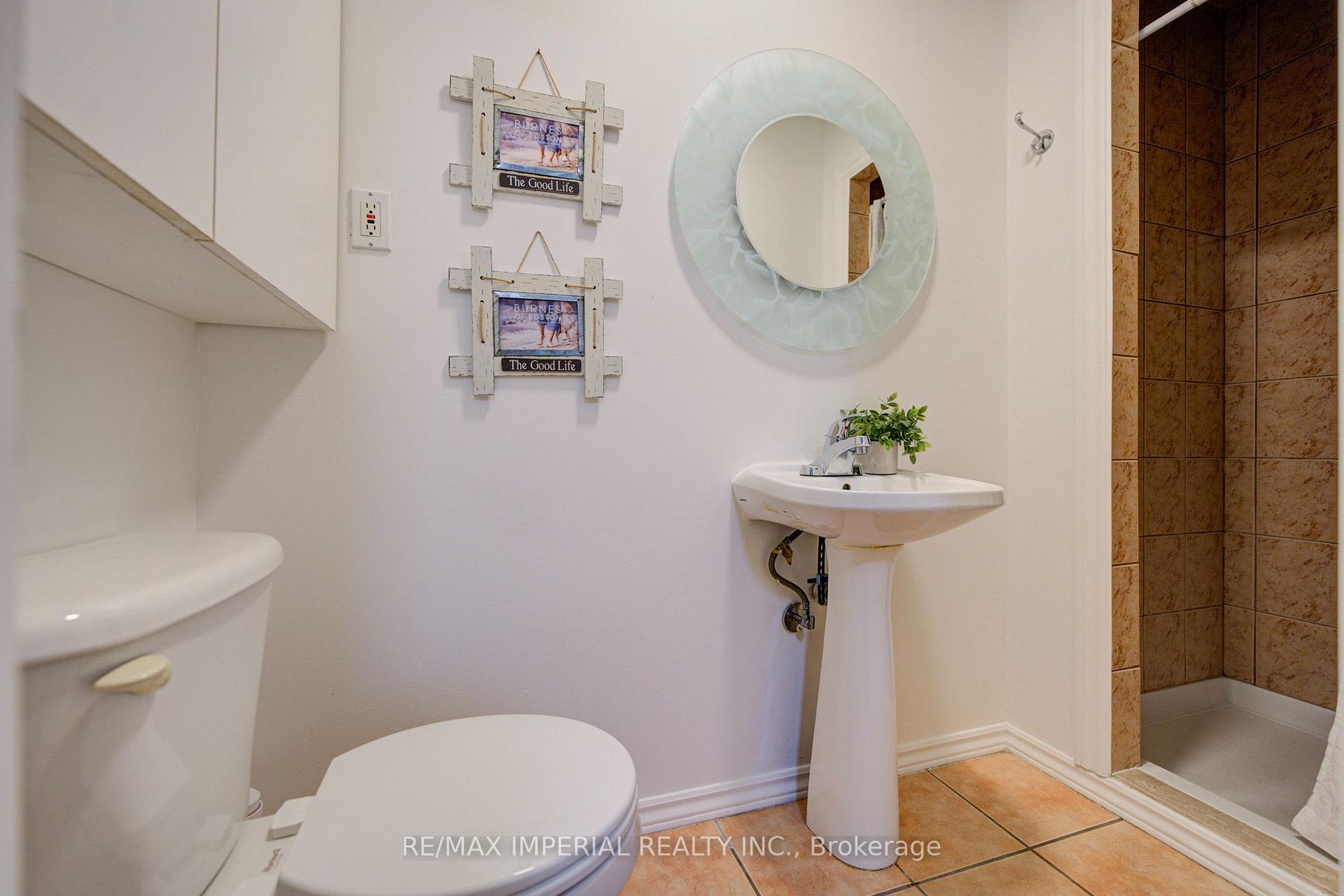 Photo 16 of 19 Penwick Crescent, Richmond Hill, North Richvale — HOMEH