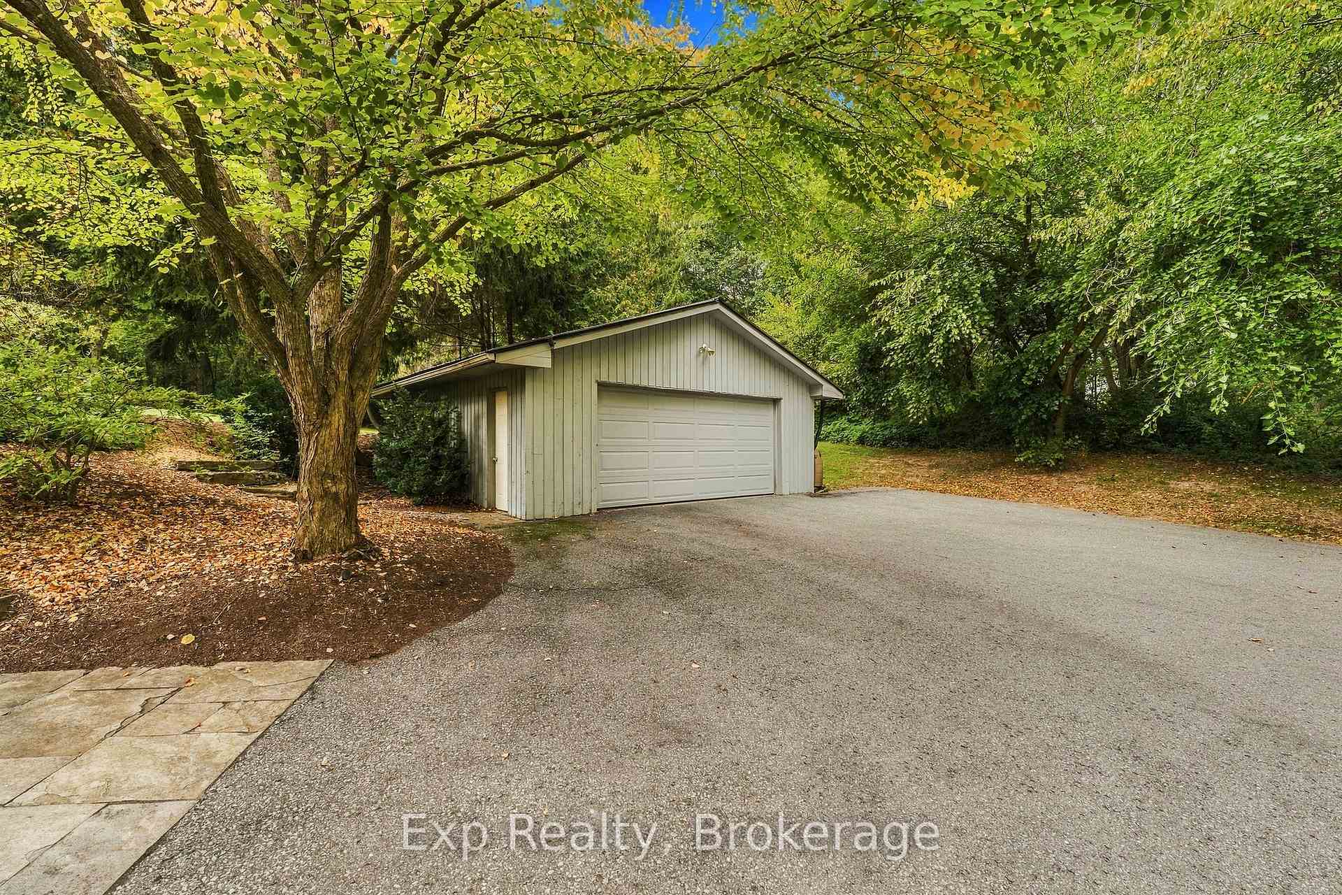 Photo 11 of 3282 Williamson Road, Hamilton Township, Rural Hamilton — HOMEH