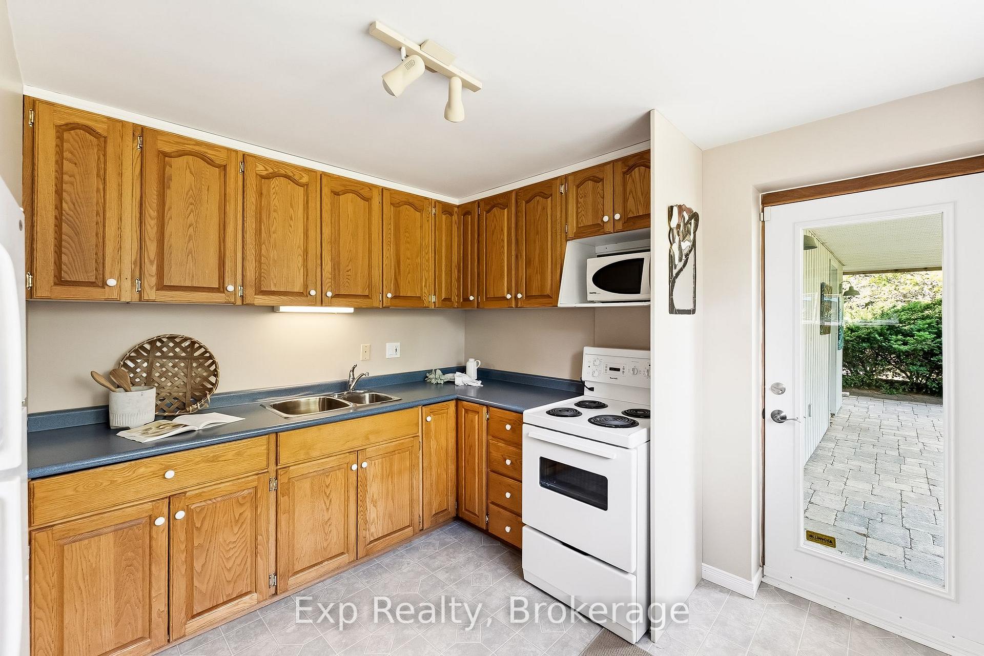 Photo 46 of 3282 Williamson Road, Hamilton Township, Rural Hamilton — HOMEH