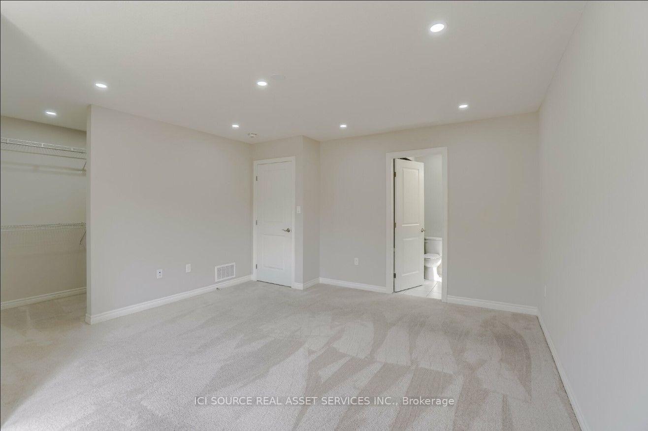 Photo 10 of 93 Sonoma Valley Crescent, Hamilton, Mewburn — HOMEH