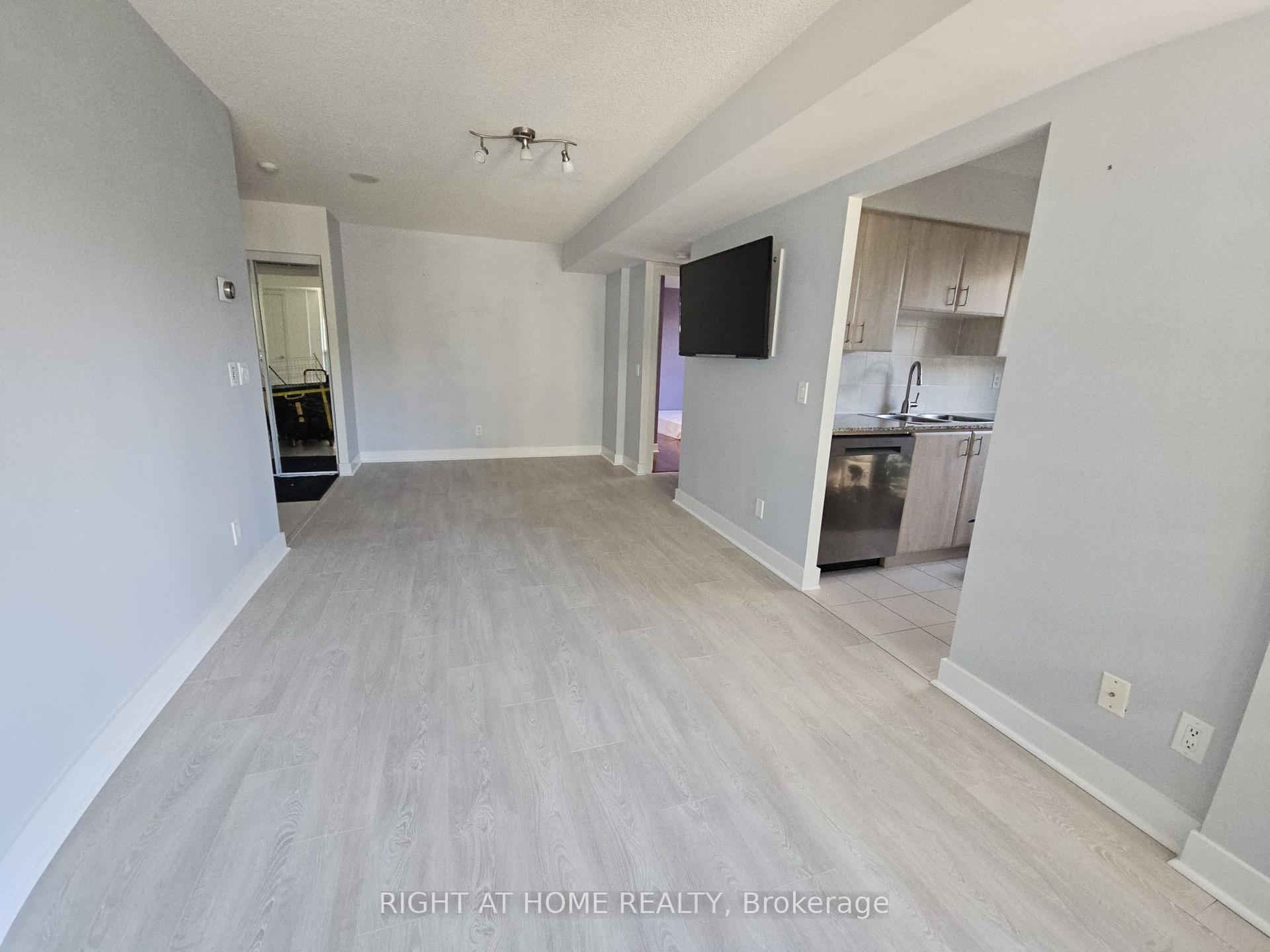 Photo 7 of Unit 310, 31 Bales Avenue, North York, Willowdale East — HOMEH