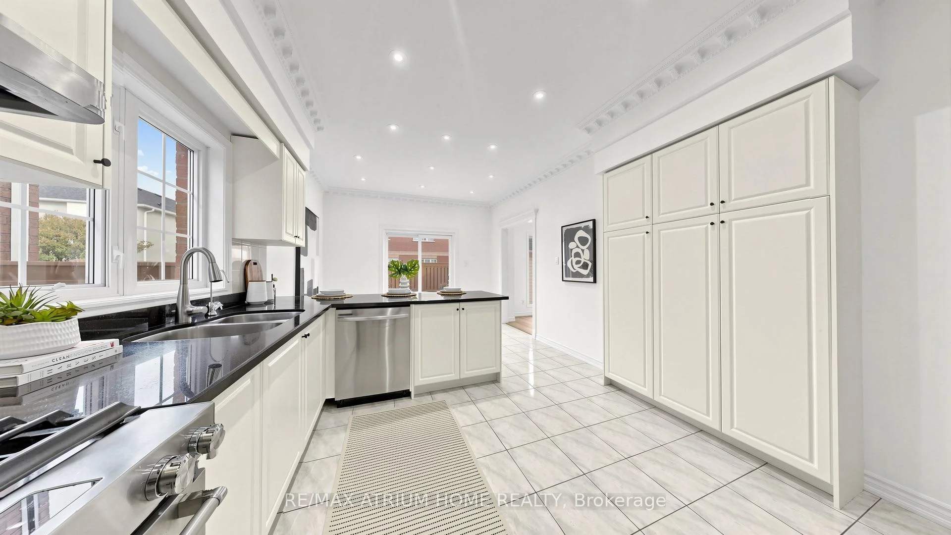 Photo 32 of 12 Merry Brook Lane, Markham, Milliken Mills West — HOMEH