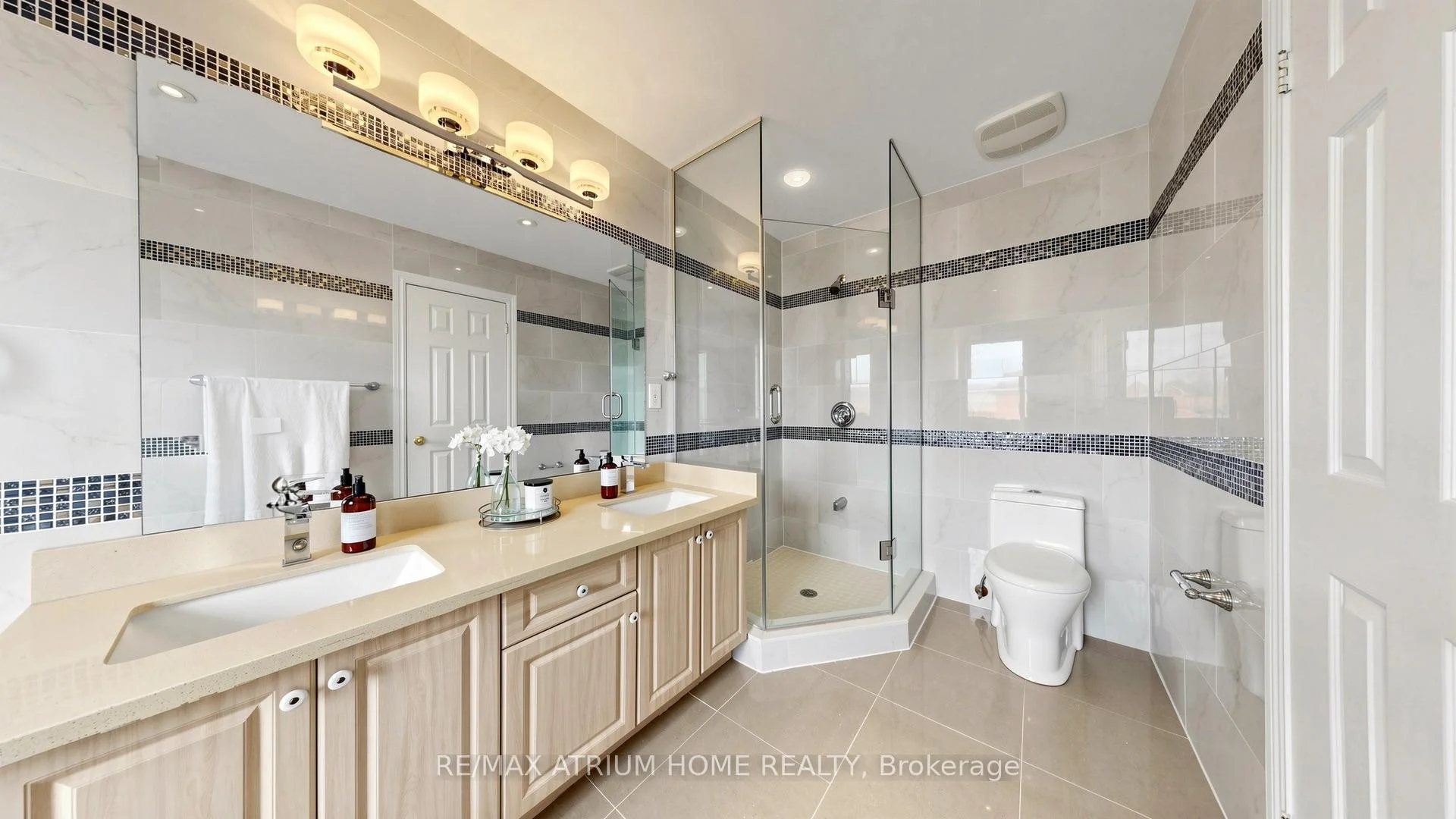 Photo 40 of 12 Merry Brook Lane, Markham, Milliken Mills West — HOMEH