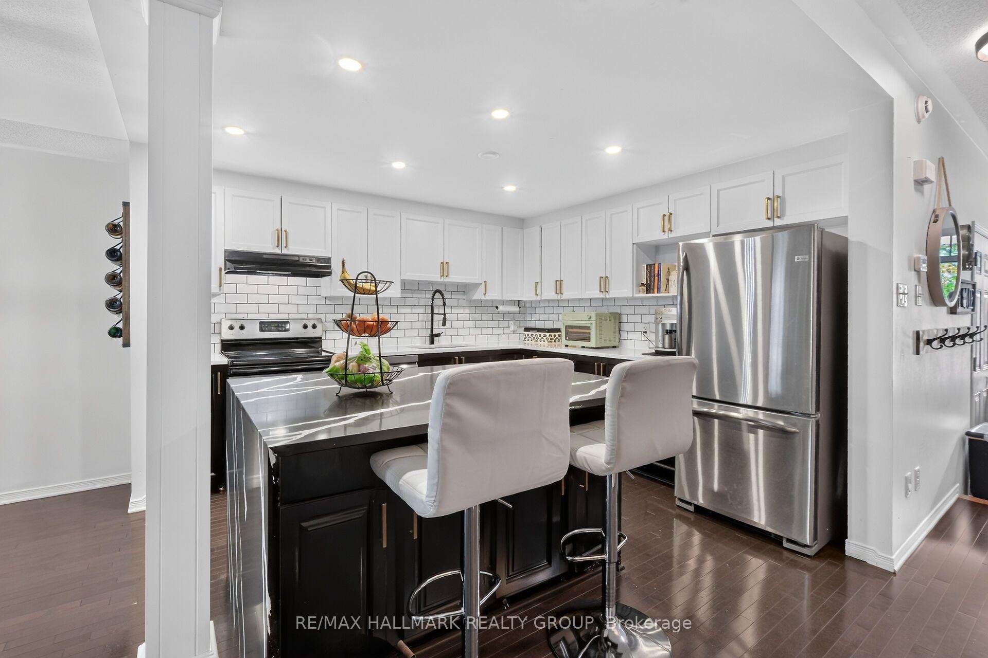 Photo 3 of 127 Destiny Private, Ottawa, Fallingbrook/Gardenway South — HOMEH
