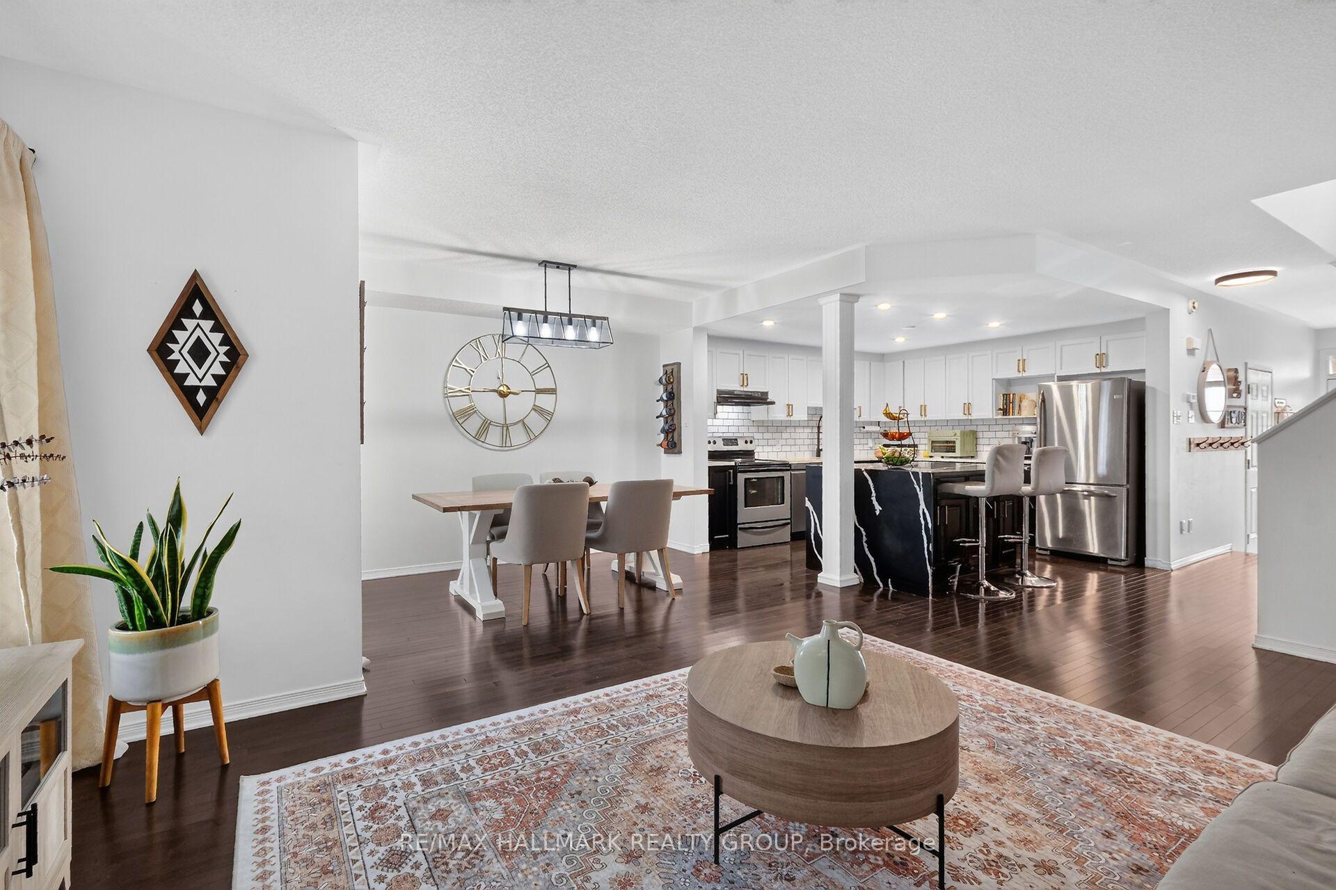 Photo 10 of 127 Destiny Private, Ottawa, Fallingbrook/Gardenway South — HOMEH
