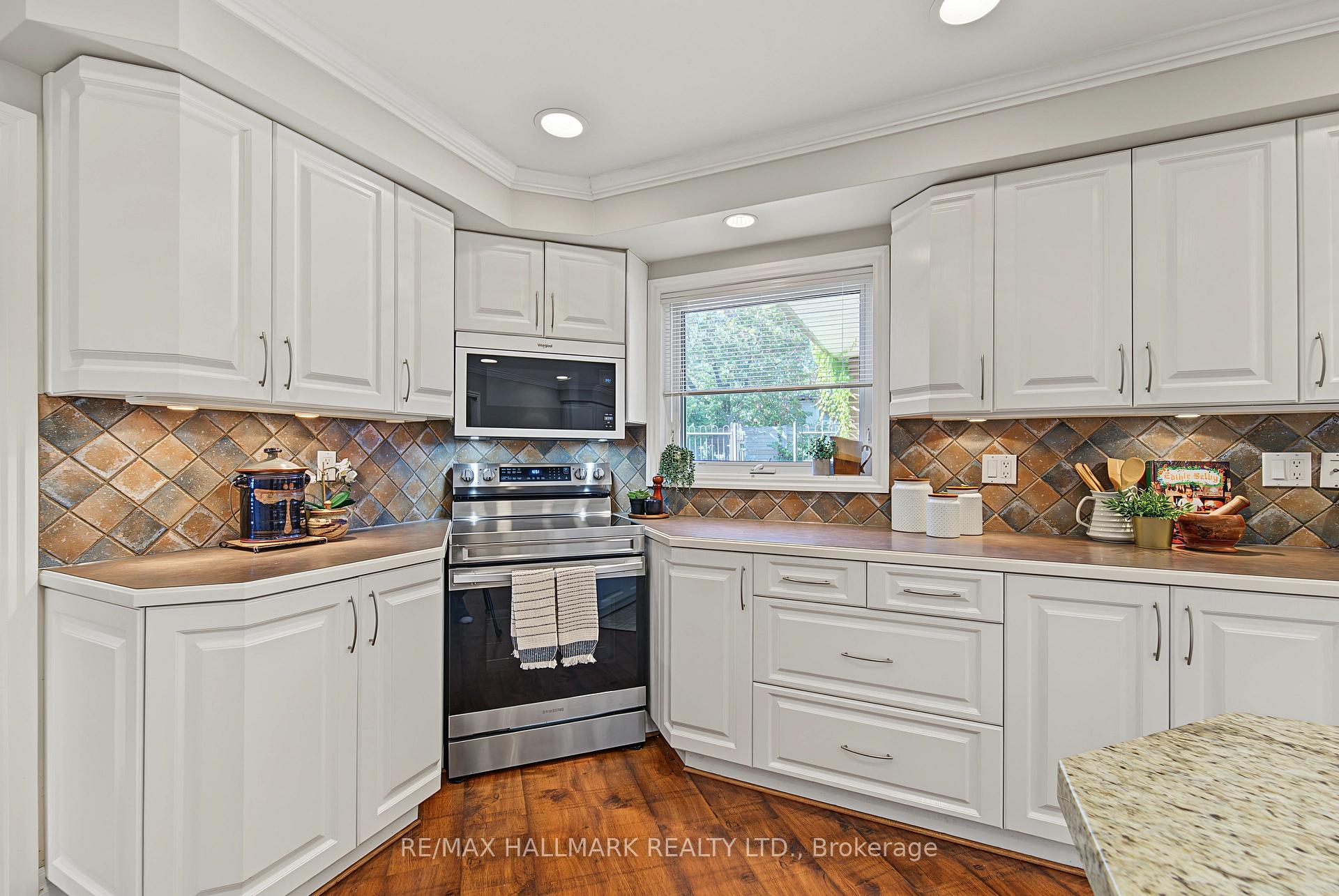 Photo 10 of 24 Charles Tupper Drive, Scarborough, Centennial Scarborough — HOMEH
