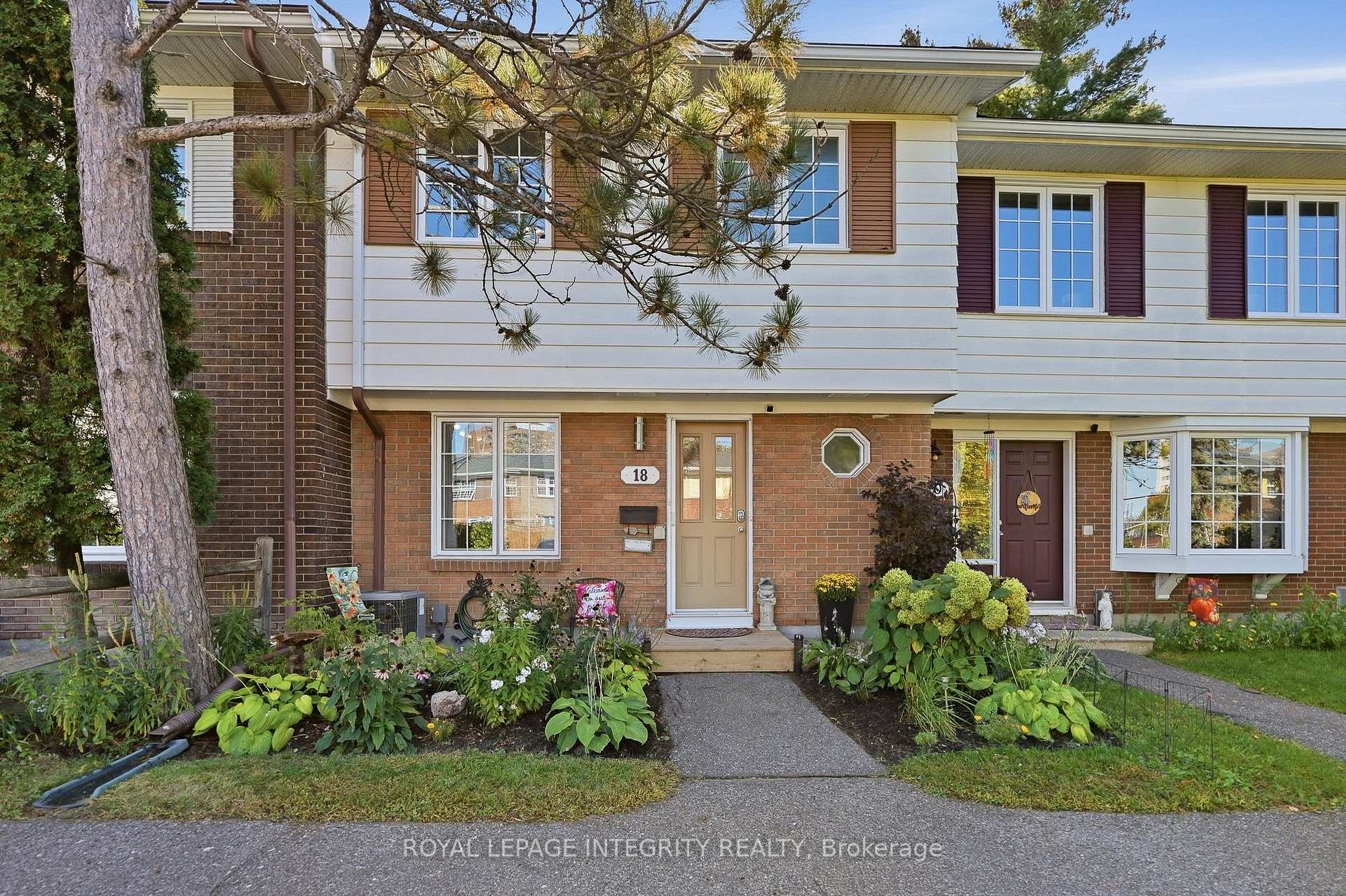 Photo of Unit 18, 18 Greenbank Road S