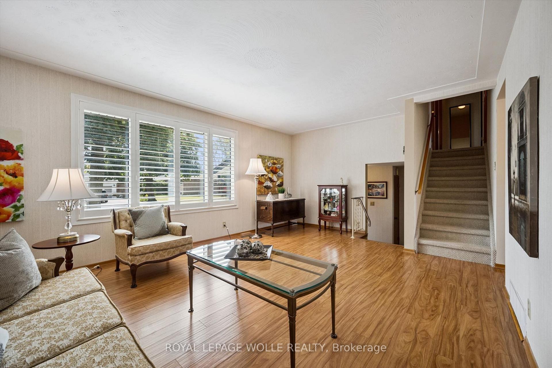 Photo 12 of 62 Gibson Drive, Kitchener, Heritage Park - Kitchener — HOMEH