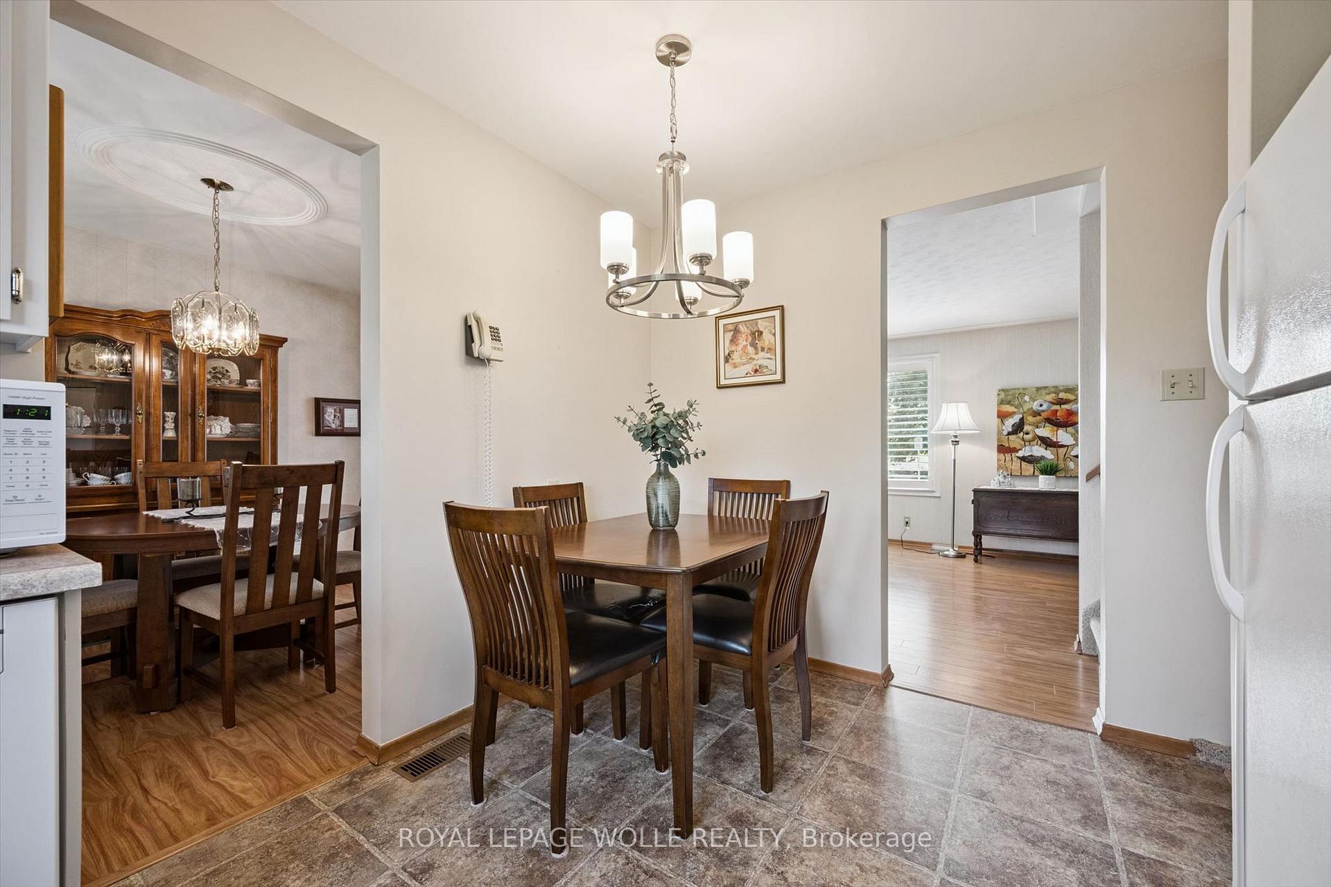 Photo 16 of 62 Gibson Drive, Kitchener, Heritage Park - Kitchener — HOMEH