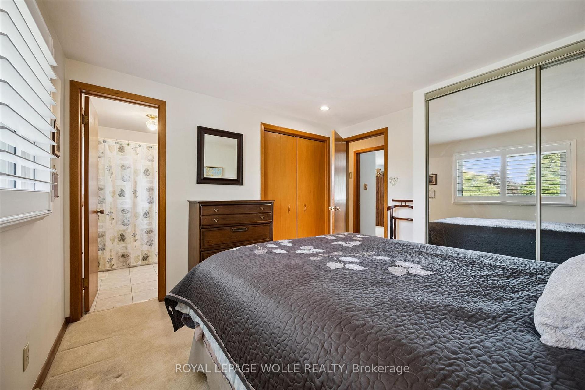 Photo 21 of 62 Gibson Drive, Kitchener, Heritage Park - Kitchener — HOMEH