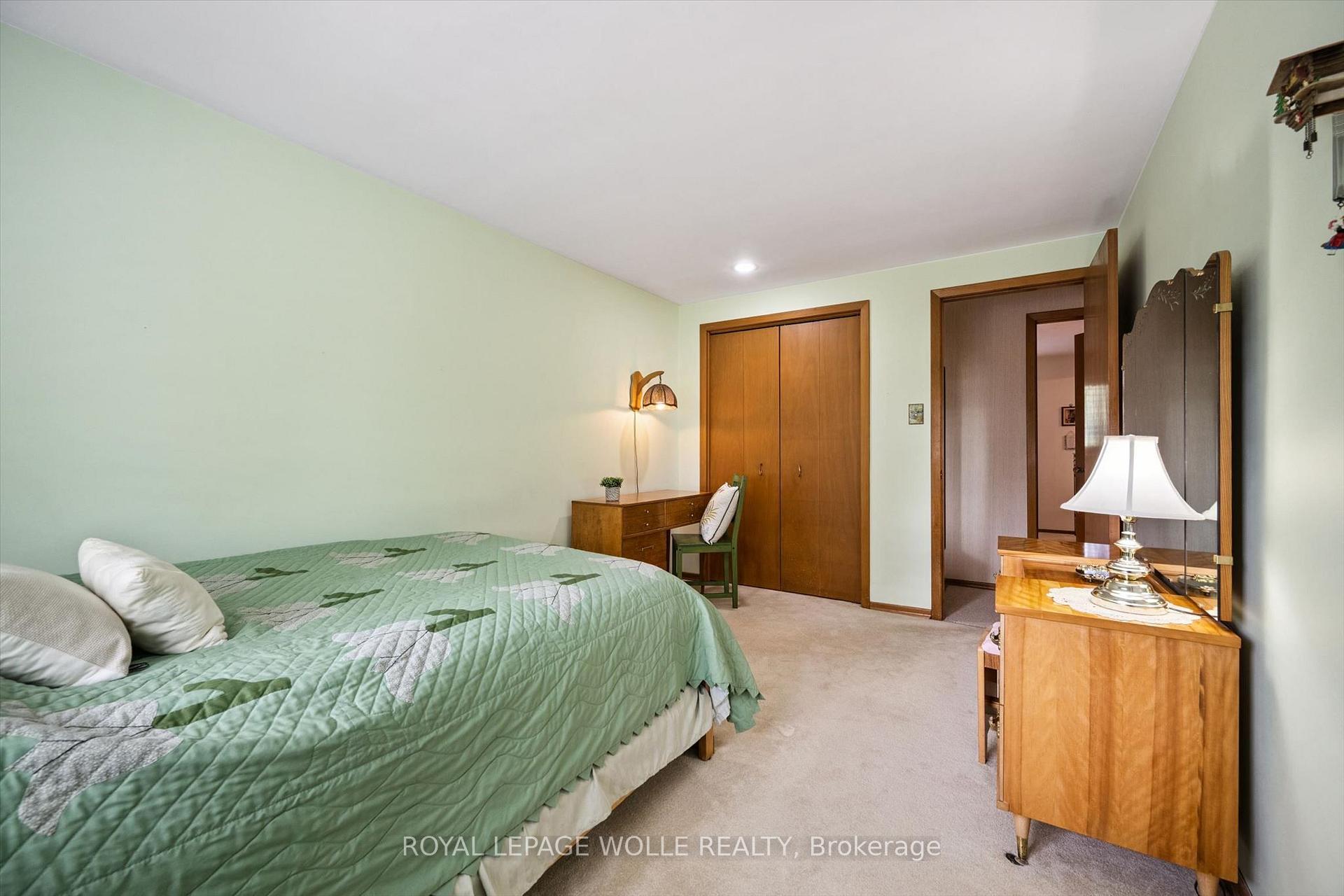 Photo 23 of 62 Gibson Drive, Kitchener, Heritage Park - Kitchener — HOMEH