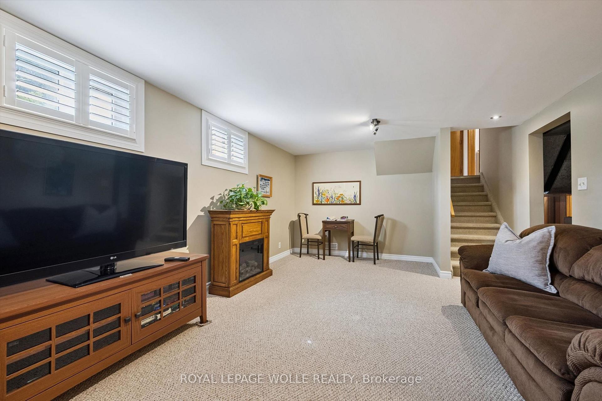 Photo 28 of 62 Gibson Drive, Kitchener, Heritage Park - Kitchener — HOMEH