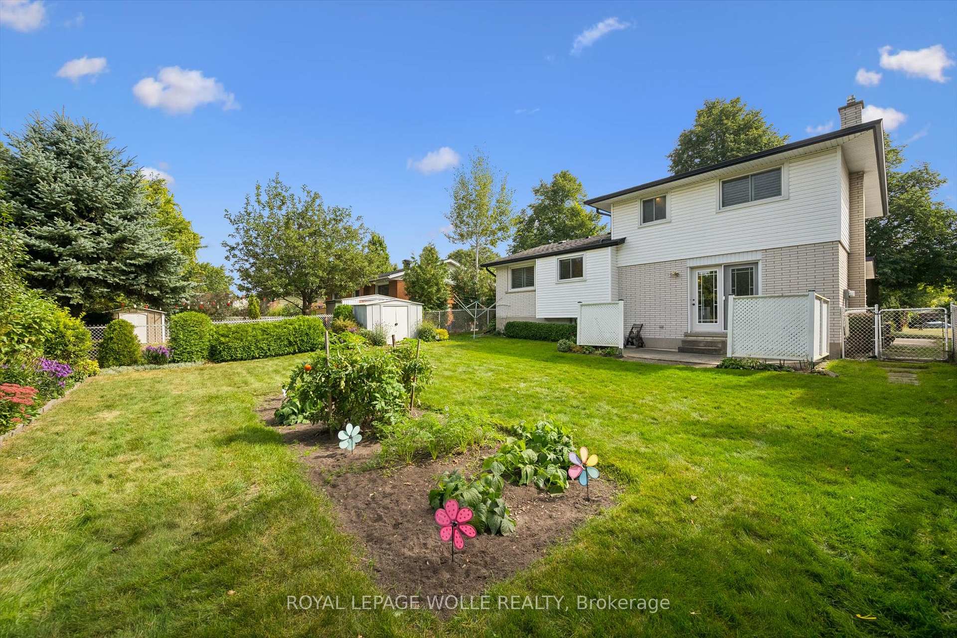Photo 32 of 62 Gibson Drive, Kitchener, Heritage Park - Kitchener — HOMEH