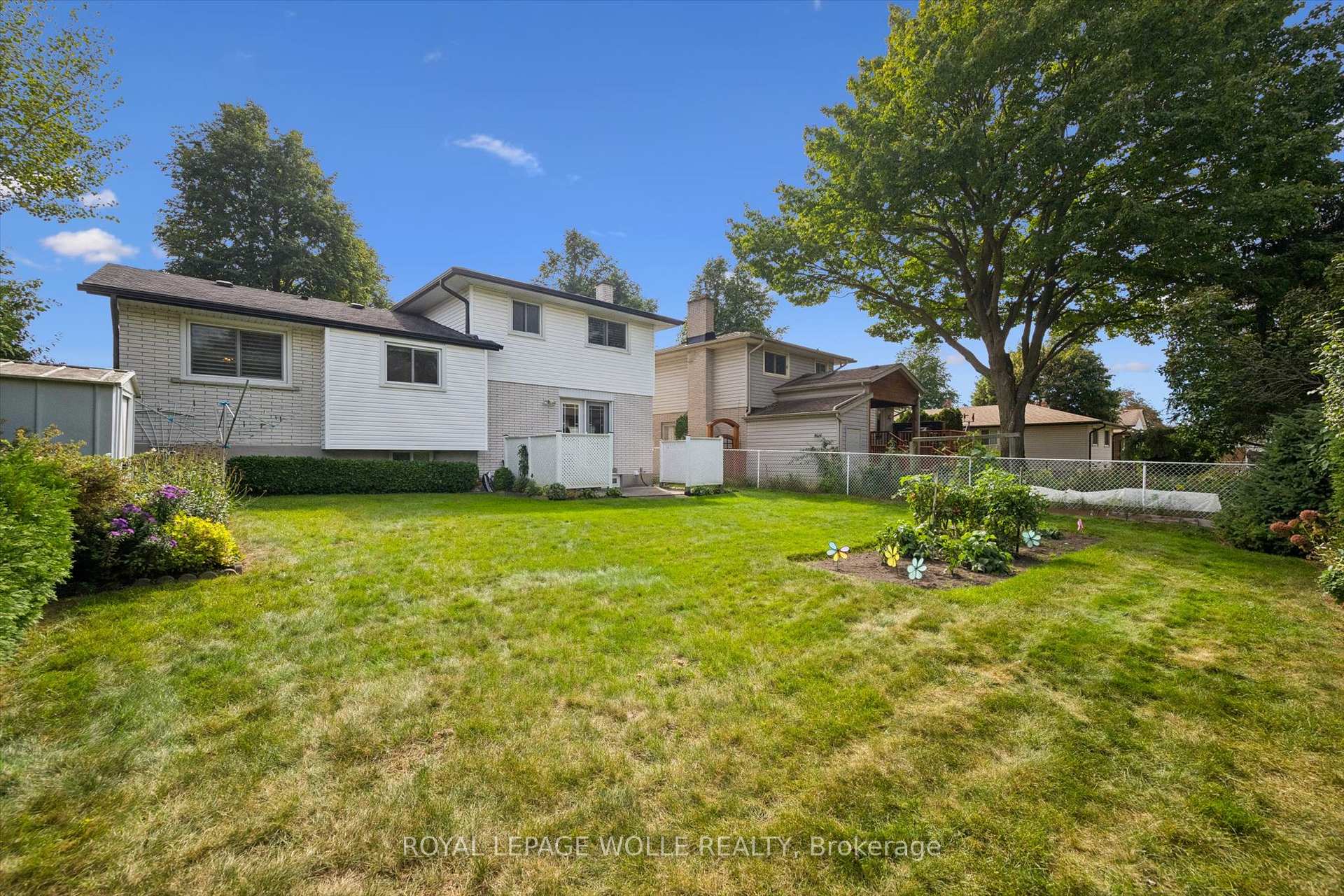 Photo 35 of 62 Gibson Drive, Kitchener, Heritage Park - Kitchener — HOMEH