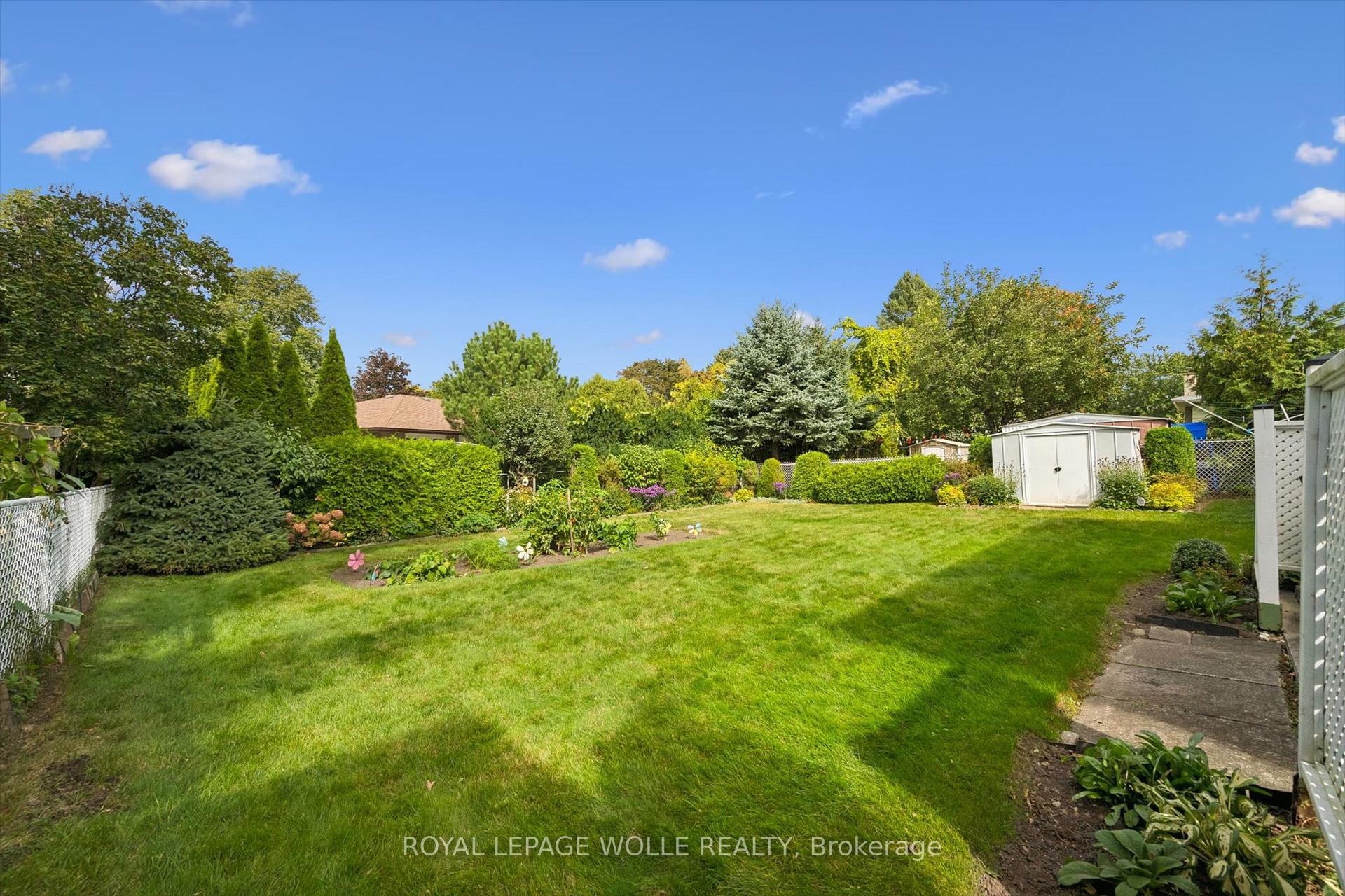 Photo 36 of 62 Gibson Drive, Kitchener, Heritage Park - Kitchener — HOMEH