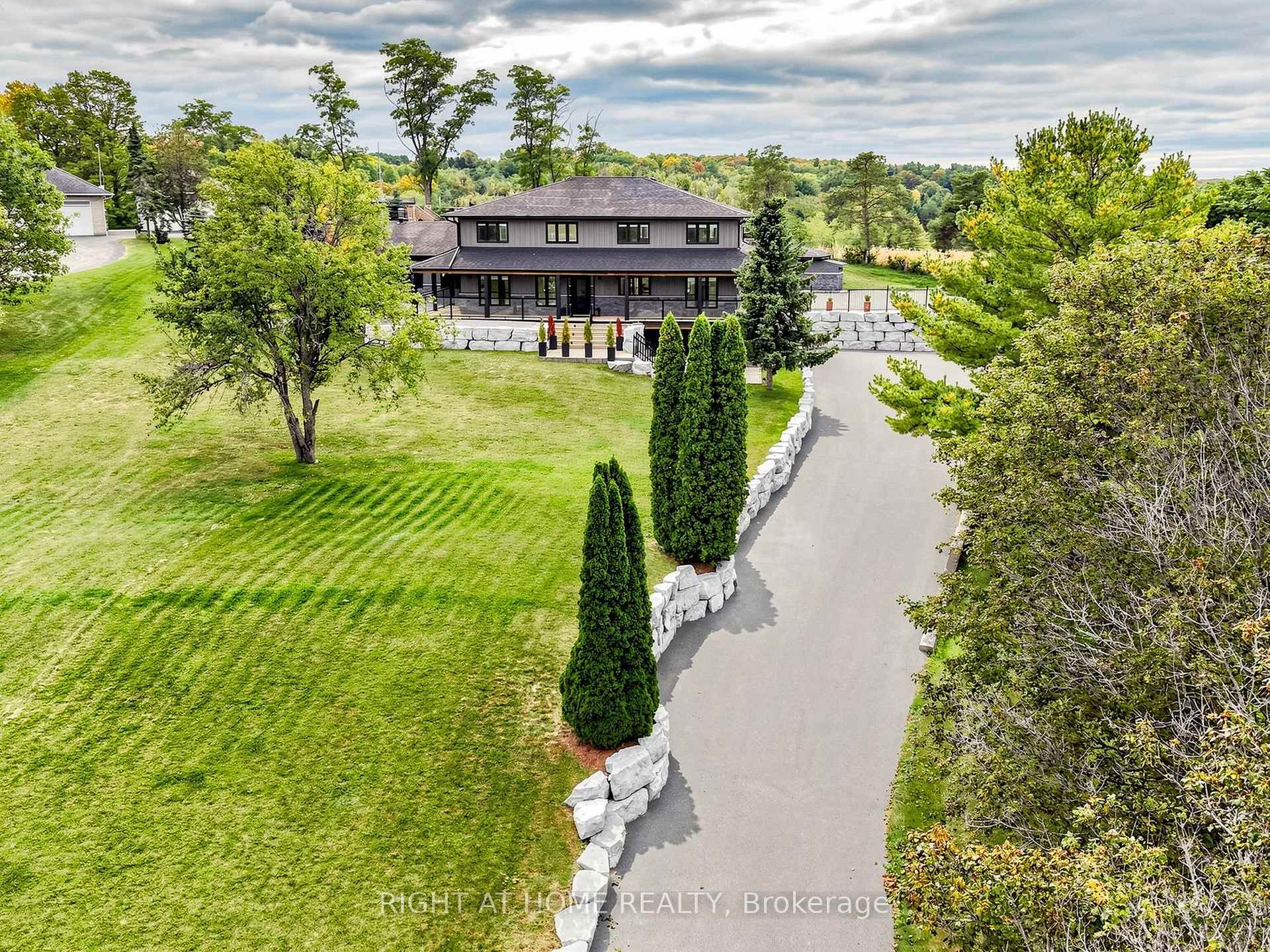 Photo 2 of 37 Mill Run Gate, Uxbridge, Rural Uxbridge — HOMEH