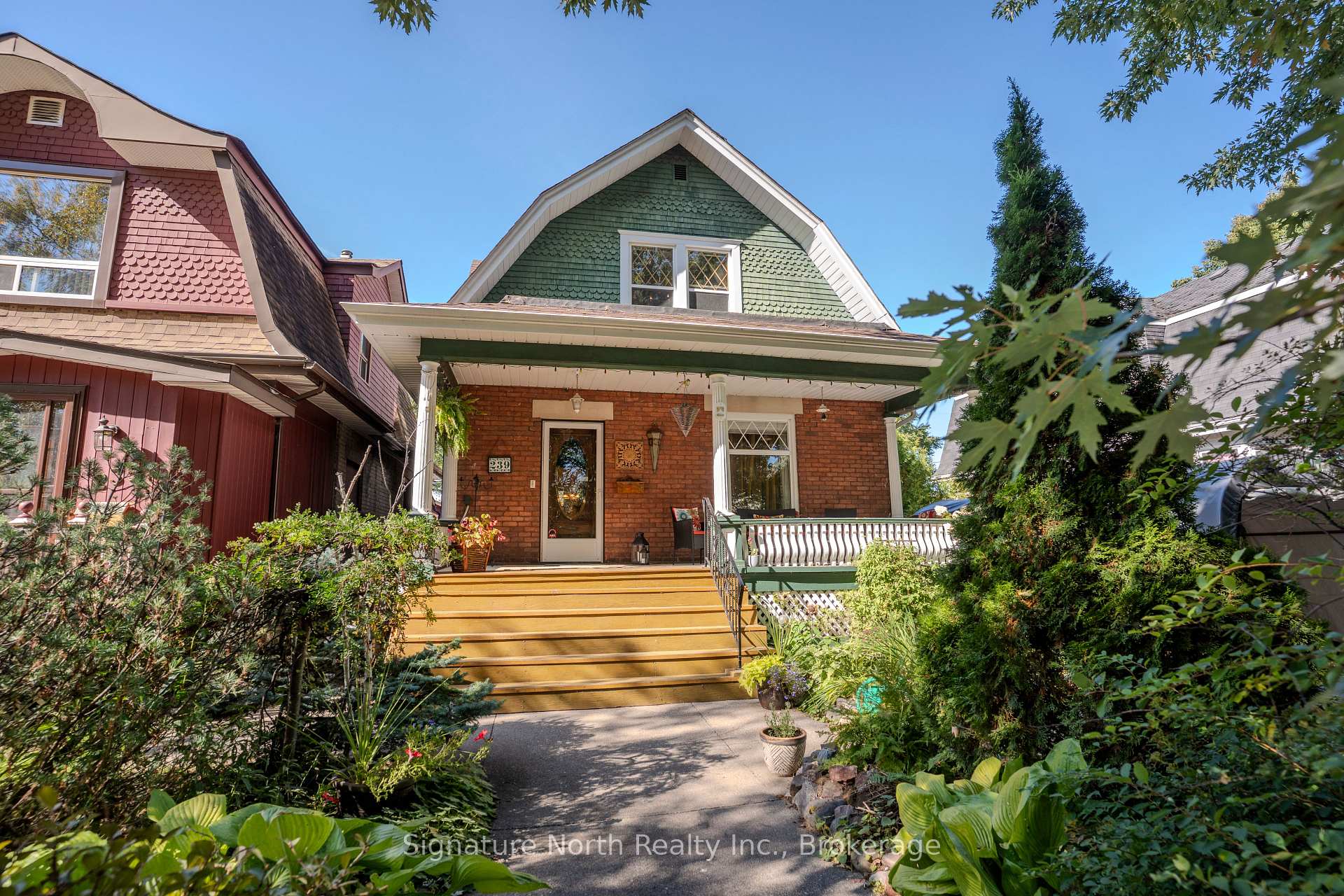 Photo of 239 Marks Street N