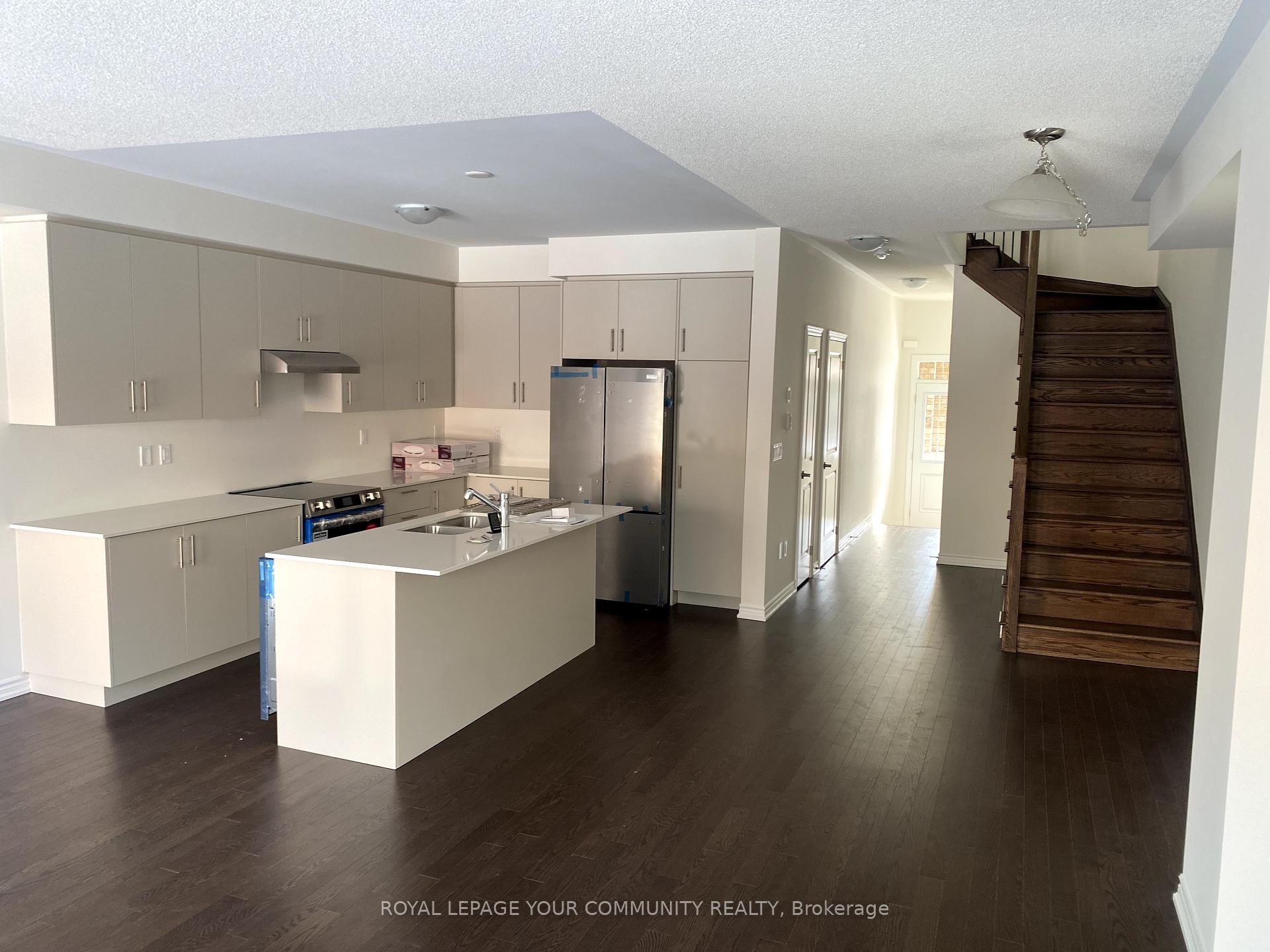 Photo 5 of 49 Phoenix Boulevard, Barrie, Rural Barrie Southeast — HOMEH